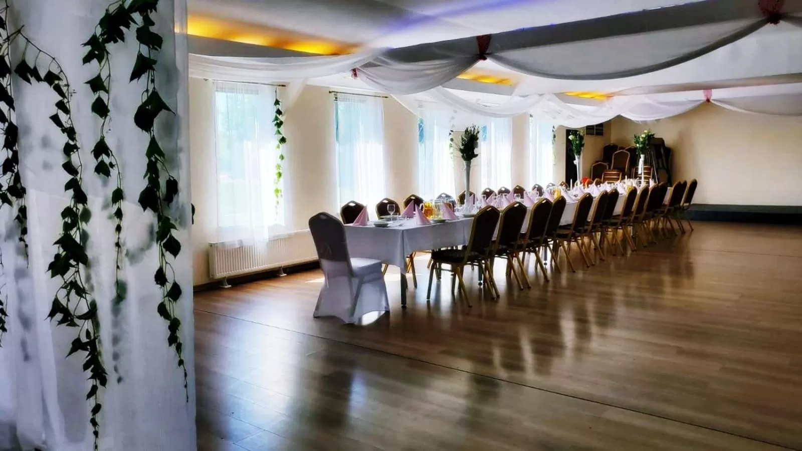 Restaurant/places to eat in Hotel Vistula