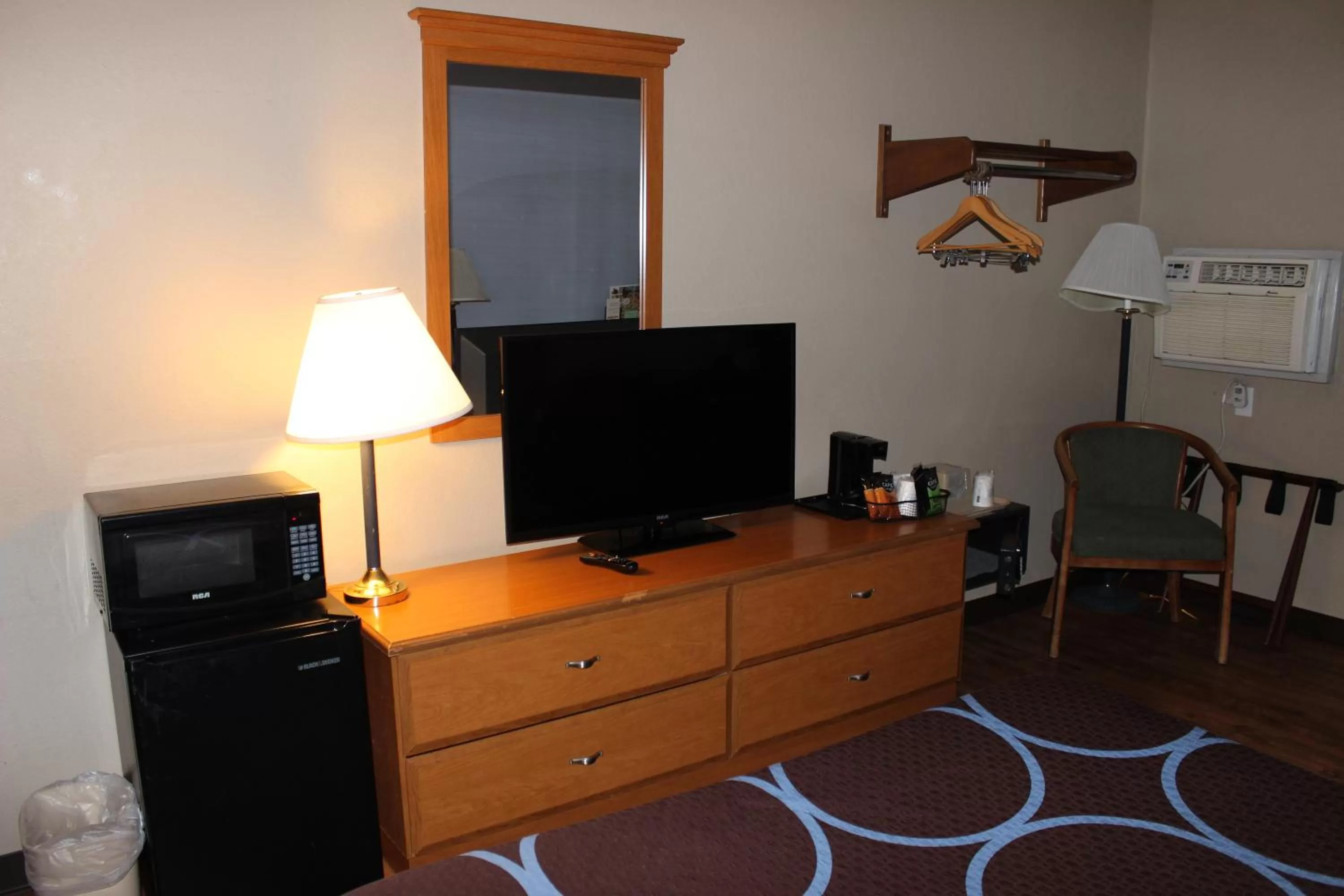 Super 8 by Wyndham East Stroudsburg - Poconos
