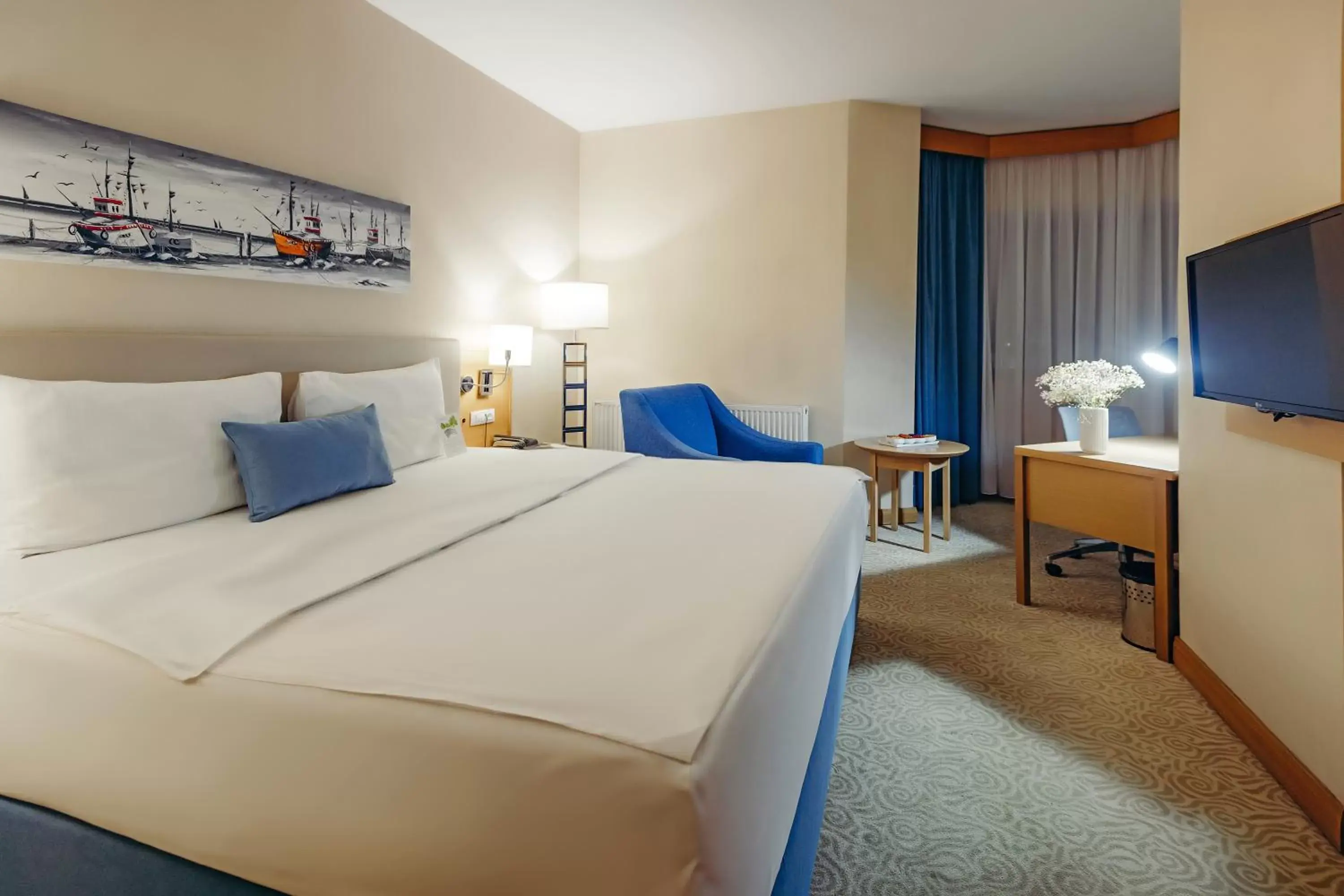 Deluxe Double or Twin Room with City View - single occupancy in Dedeman Oskemen Hotel Deluxe Double or Twin Room with City View - single occupancy in Dedeman Oskemen Hotel