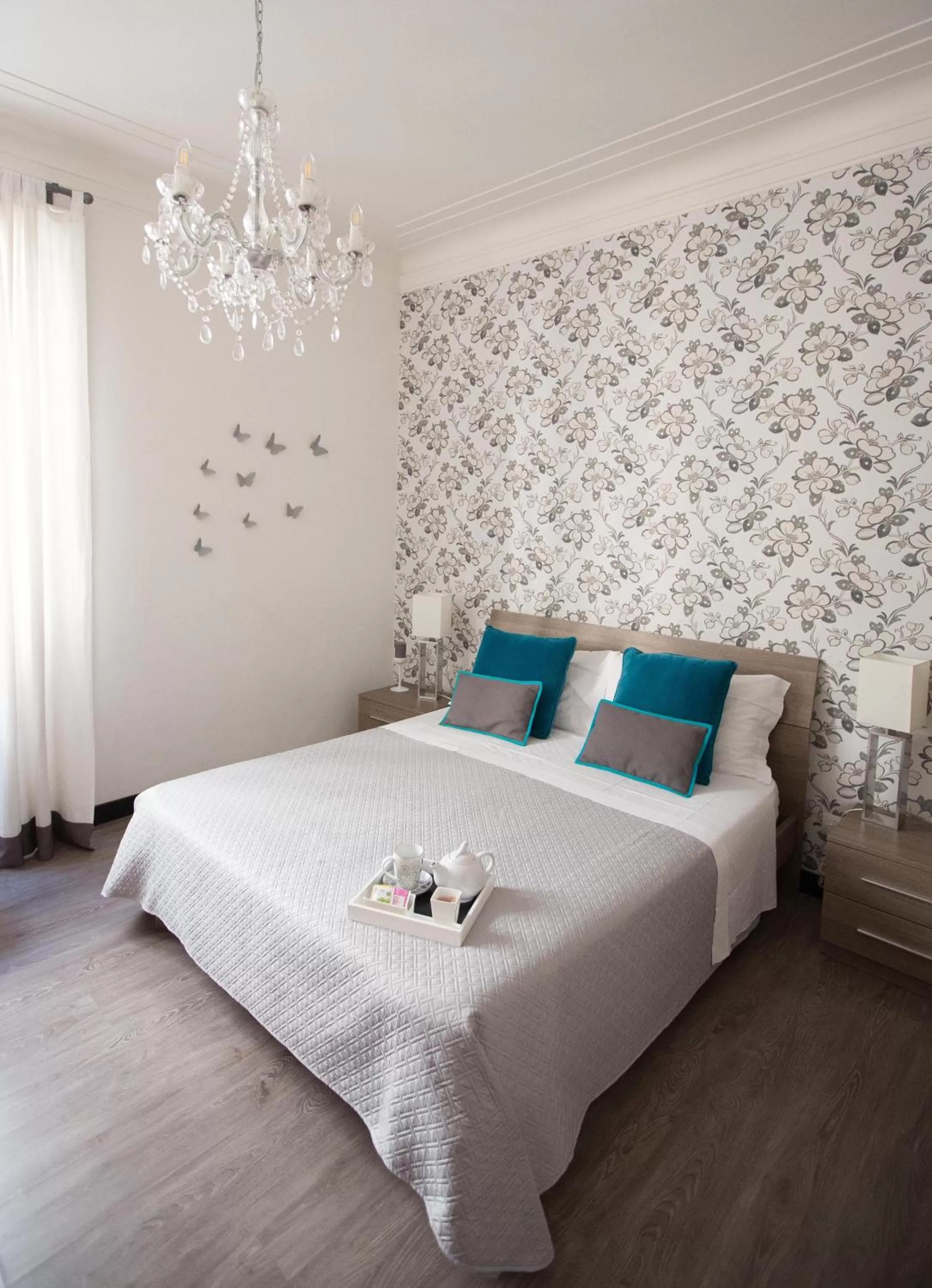 Photo of the whole room, Bed in Nobilcasa Suites