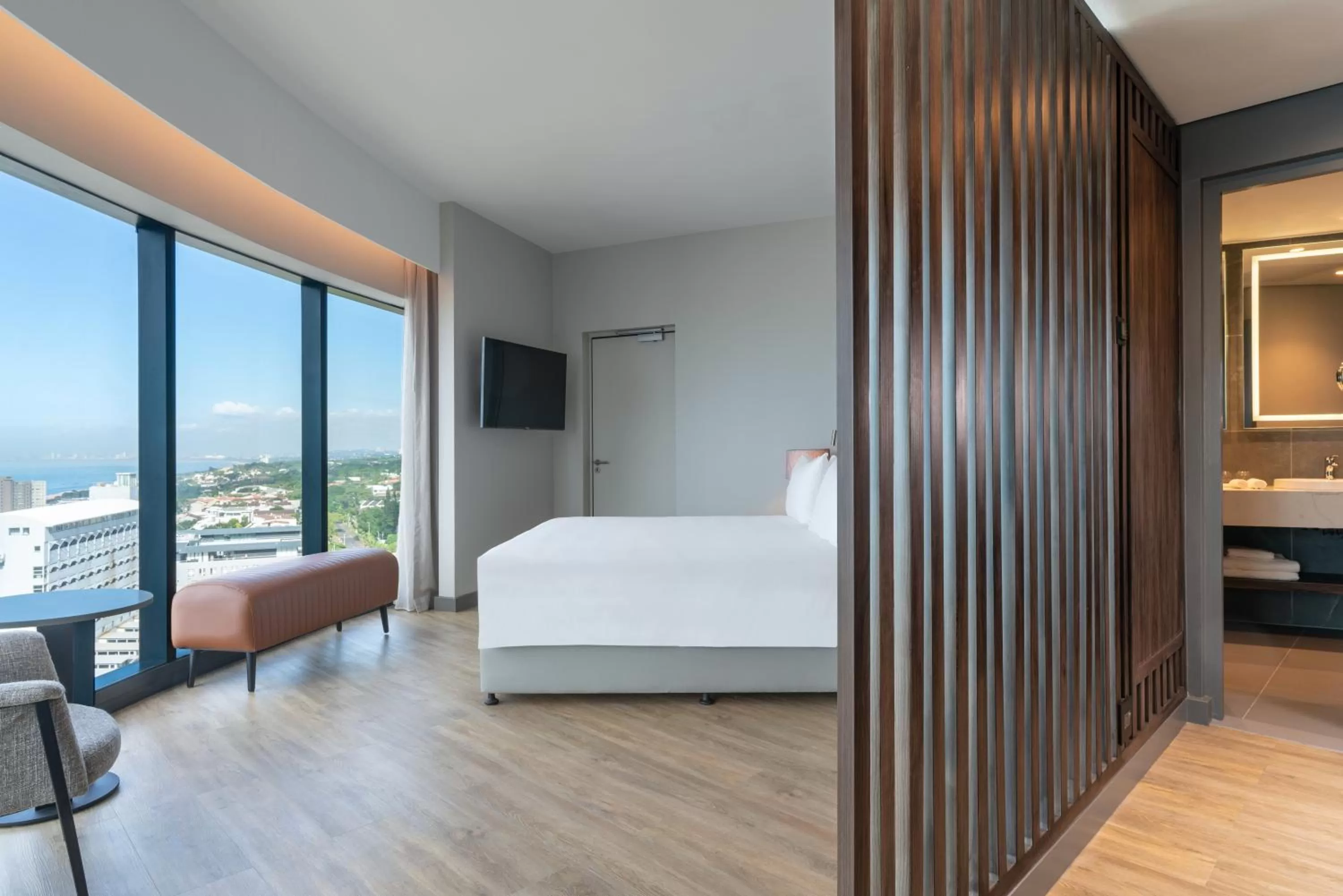 Bathroom, Bed in Radisson Blu Hotel, Durban Umhlanga