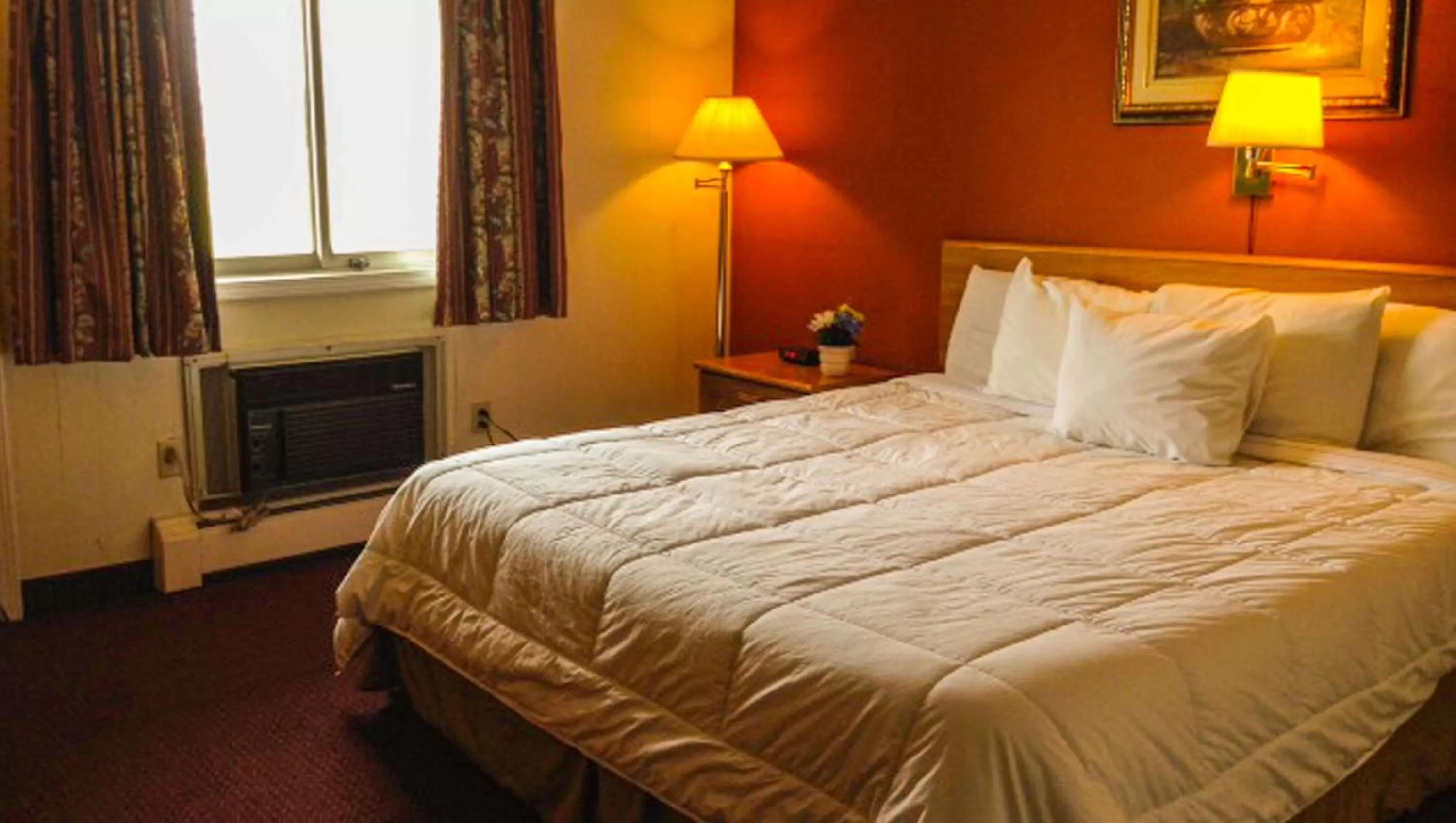 Photo of the whole room, Bed in Rodeway Inn