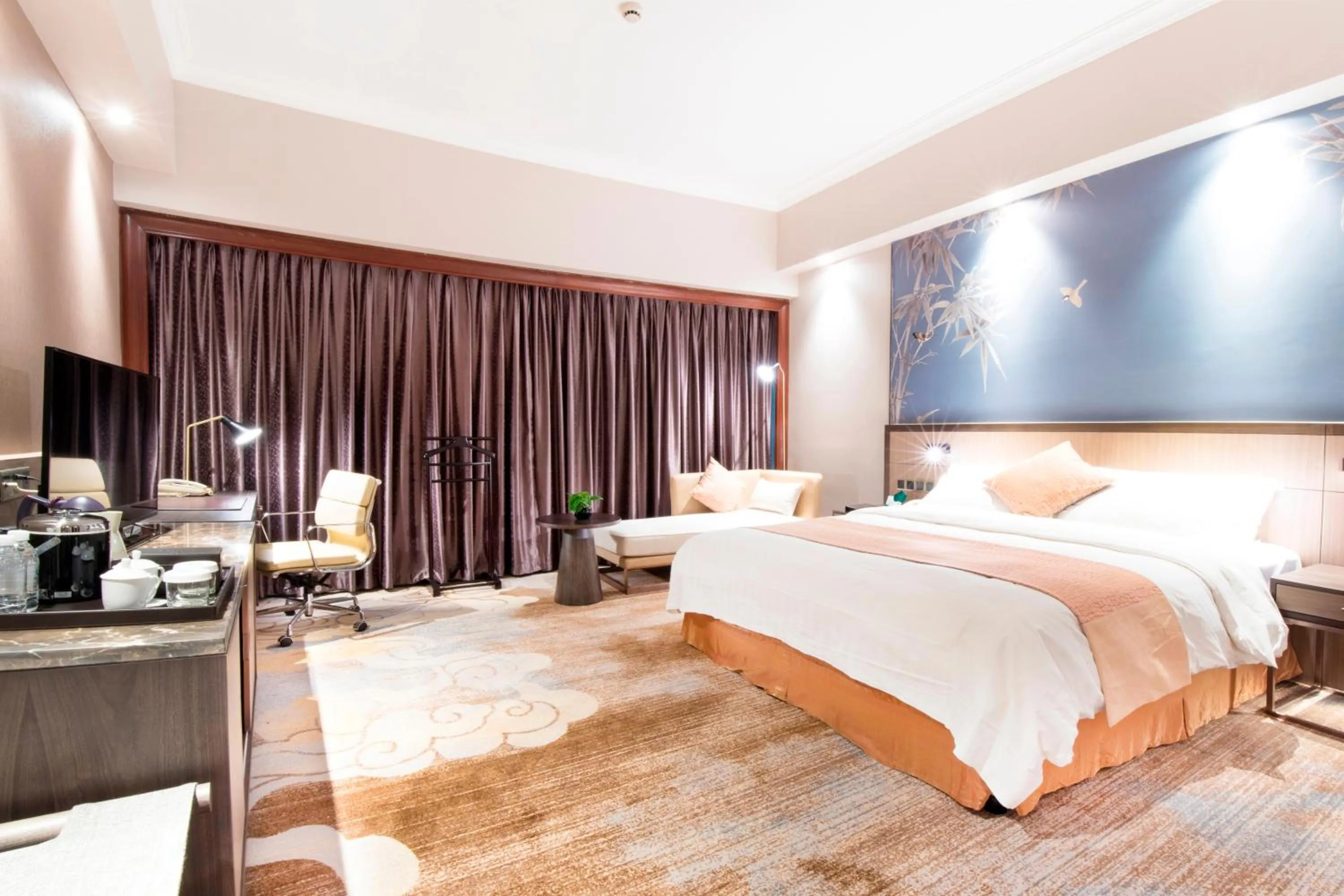 Decorative detail, Bed in Jin Jiang Pine City Hotel