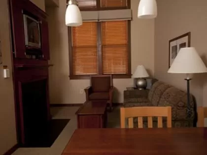 Deluxe One-Bedroom Condo in Allegheny Springs