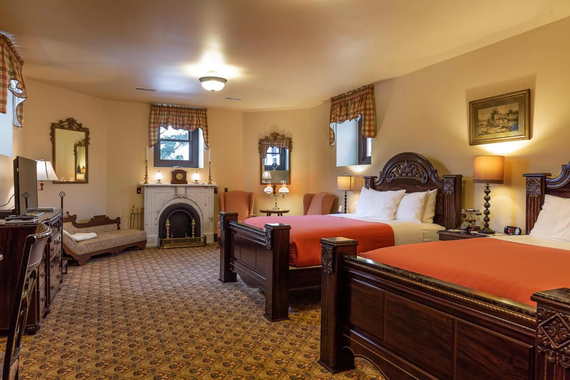 Photo of the whole room, Bed in Steele Mansion Inn & Gathering Hub