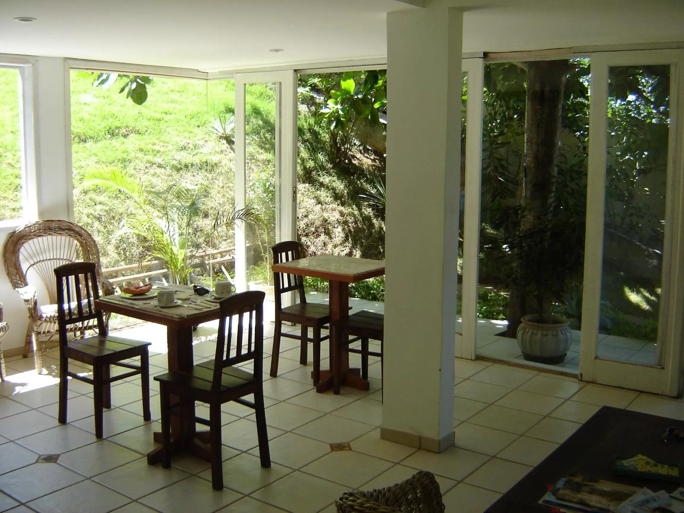 Lounge or bar, Restaurant/Places to Eat in Praia da Ferradurinha Guest House