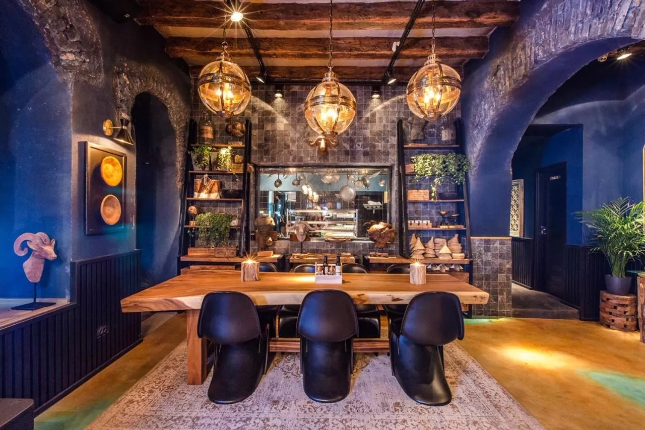 Restaurant/places to eat in ACSA INN