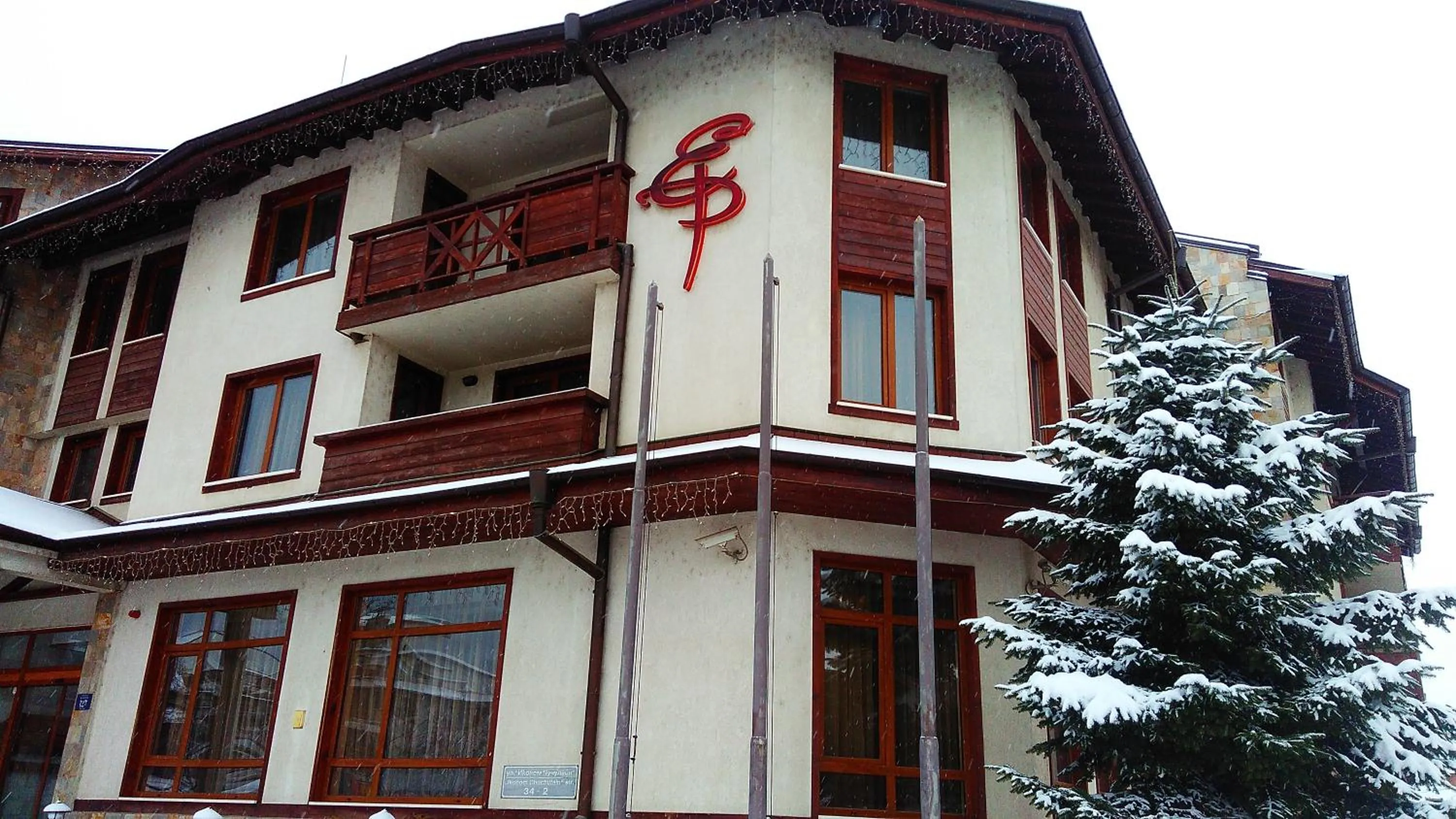 Facade/entrance in Evelina Palace Hotel
