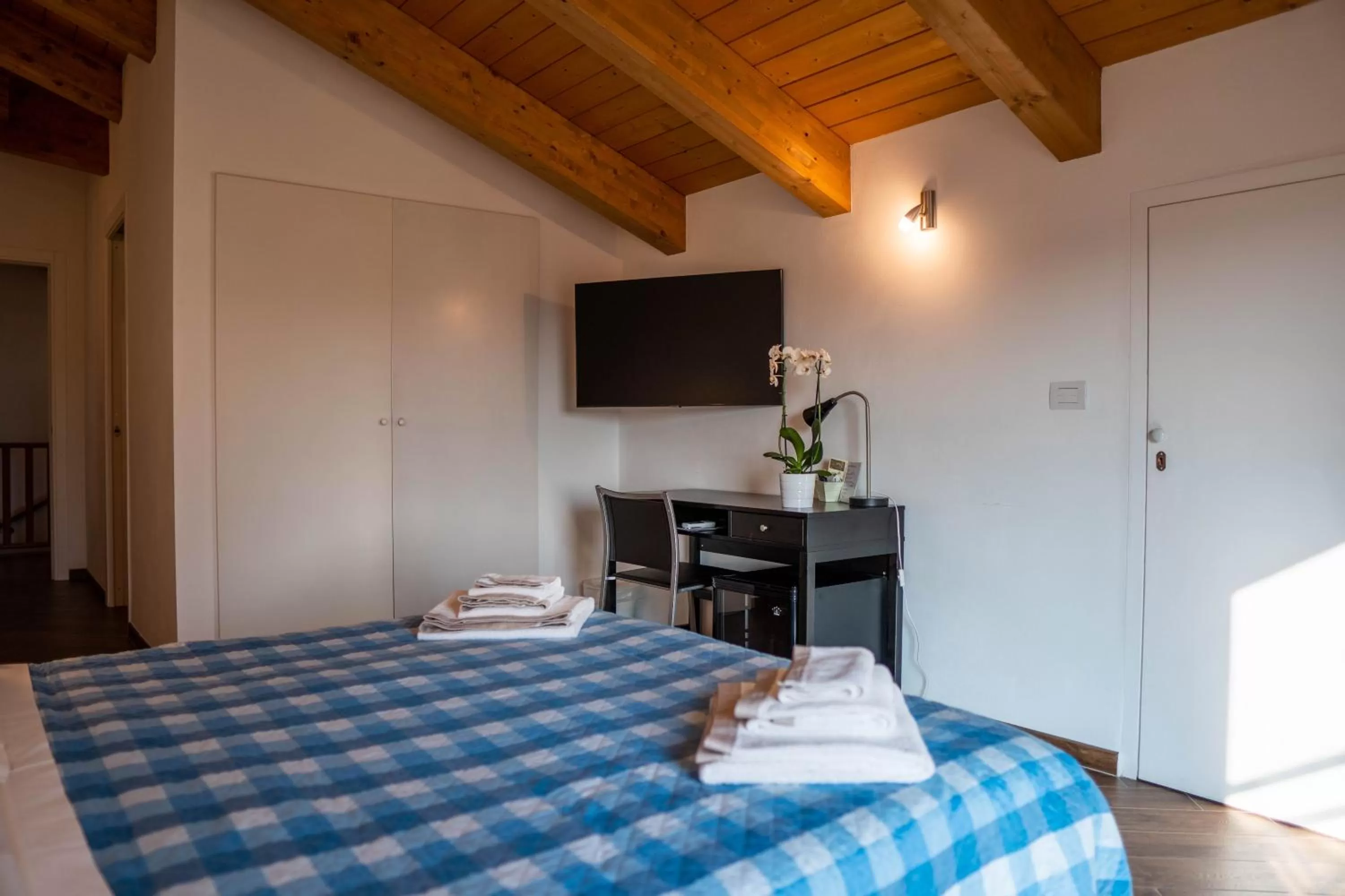 Photo of the whole room, Bed in Residence Le Palme