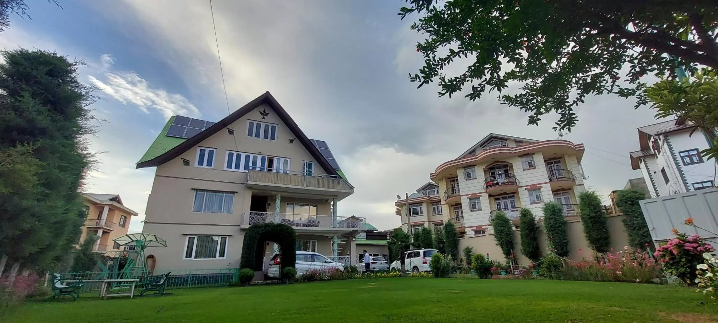 Property building in Ikraam Inn Bed & Breakfast