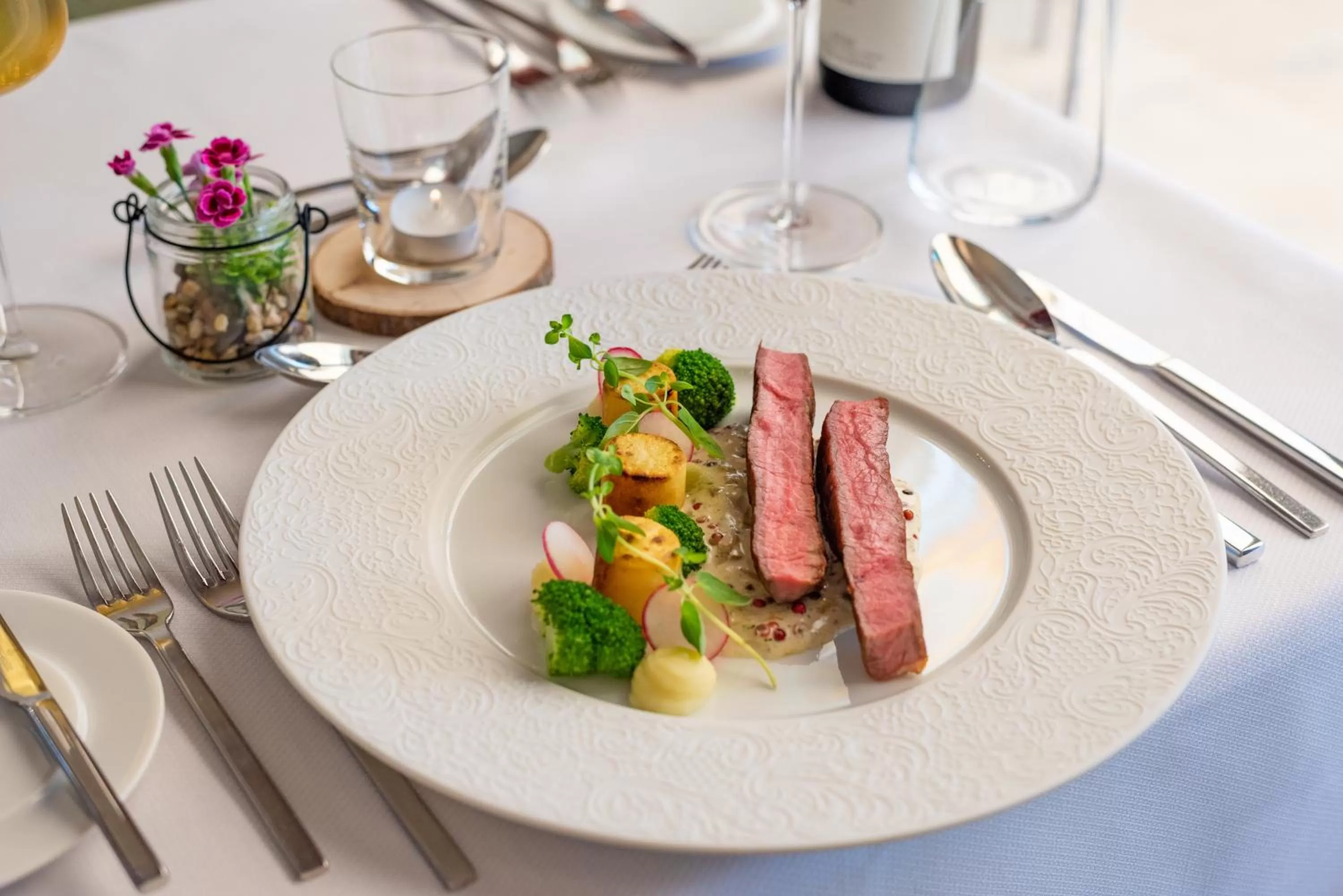 Restaurant/places to eat in Robenstein Hotel & SPA - Villa