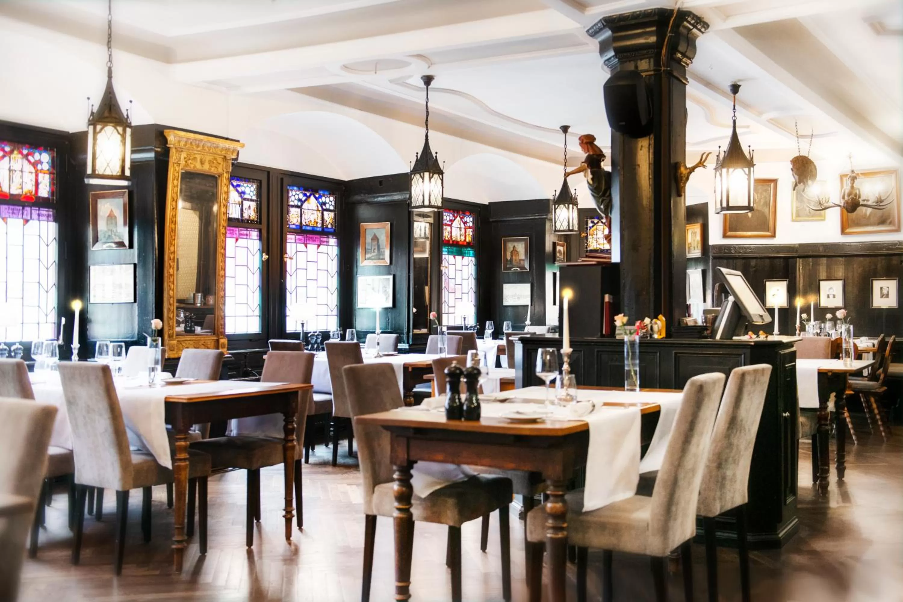 Restaurant/places to eat in Romantik Hotel Barbarossa