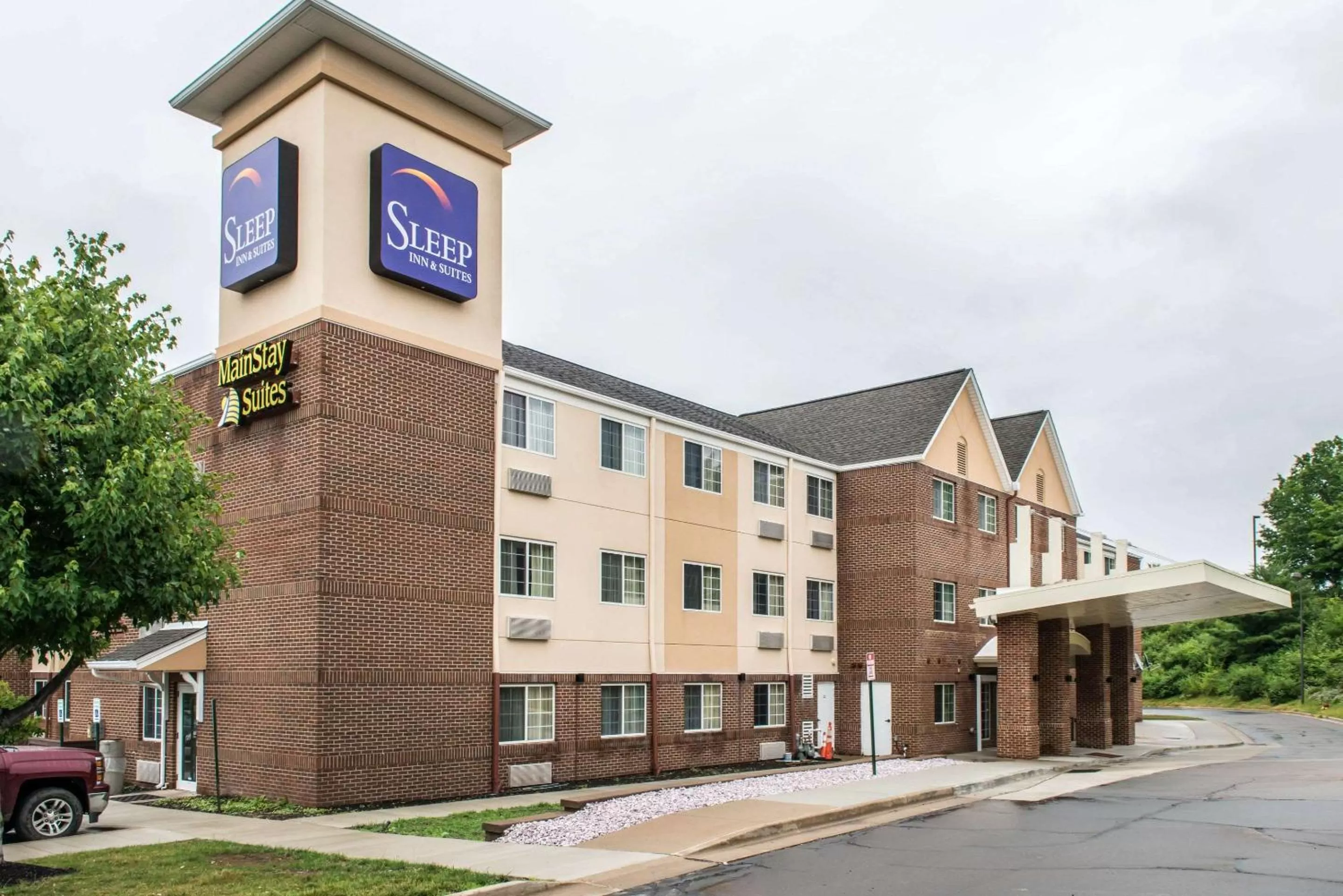 Sleep Inn & Suites Pittsburgh Airport