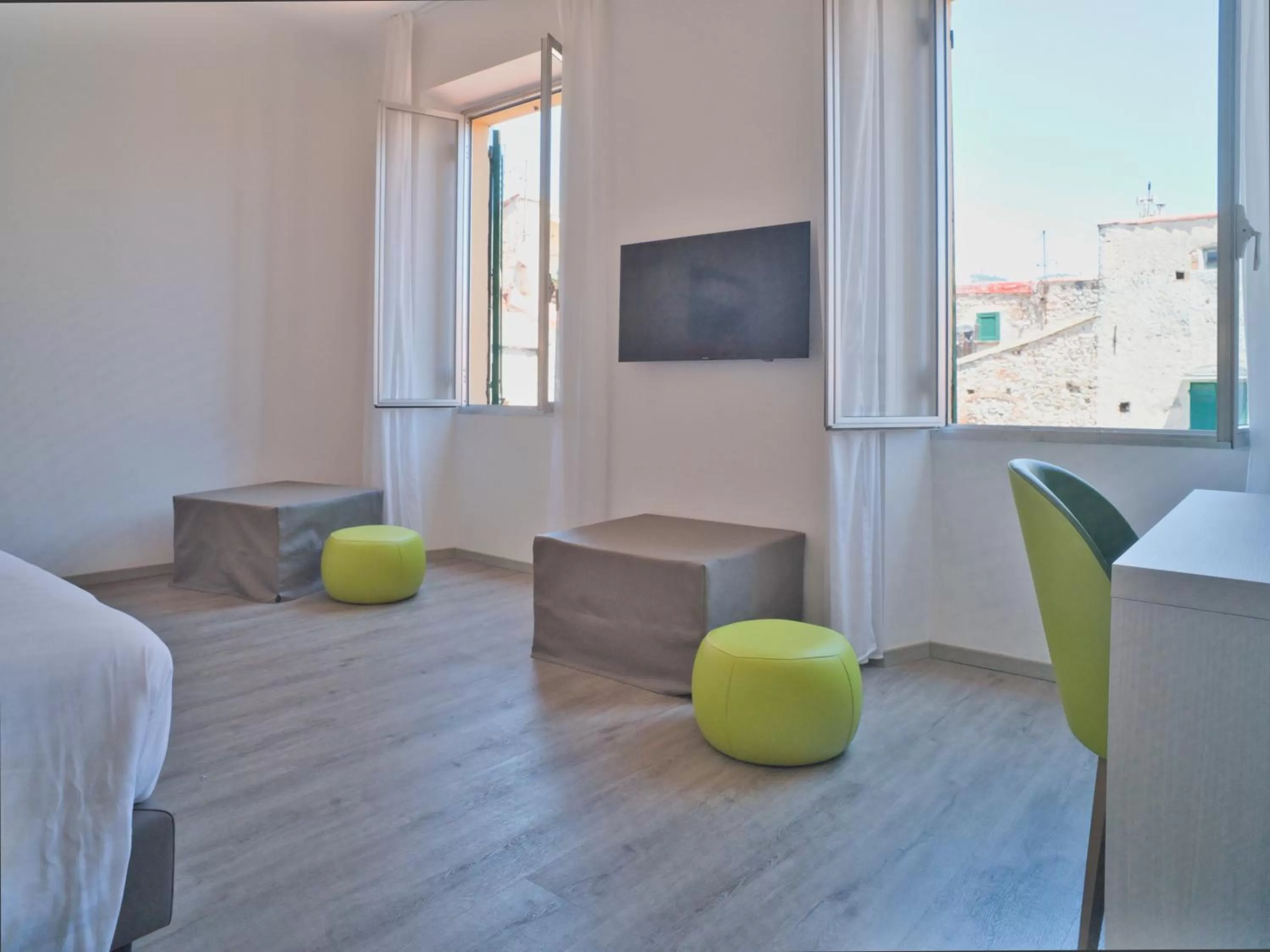 Photo of the whole room, TV/Entertainment Center in Hotel Medusa