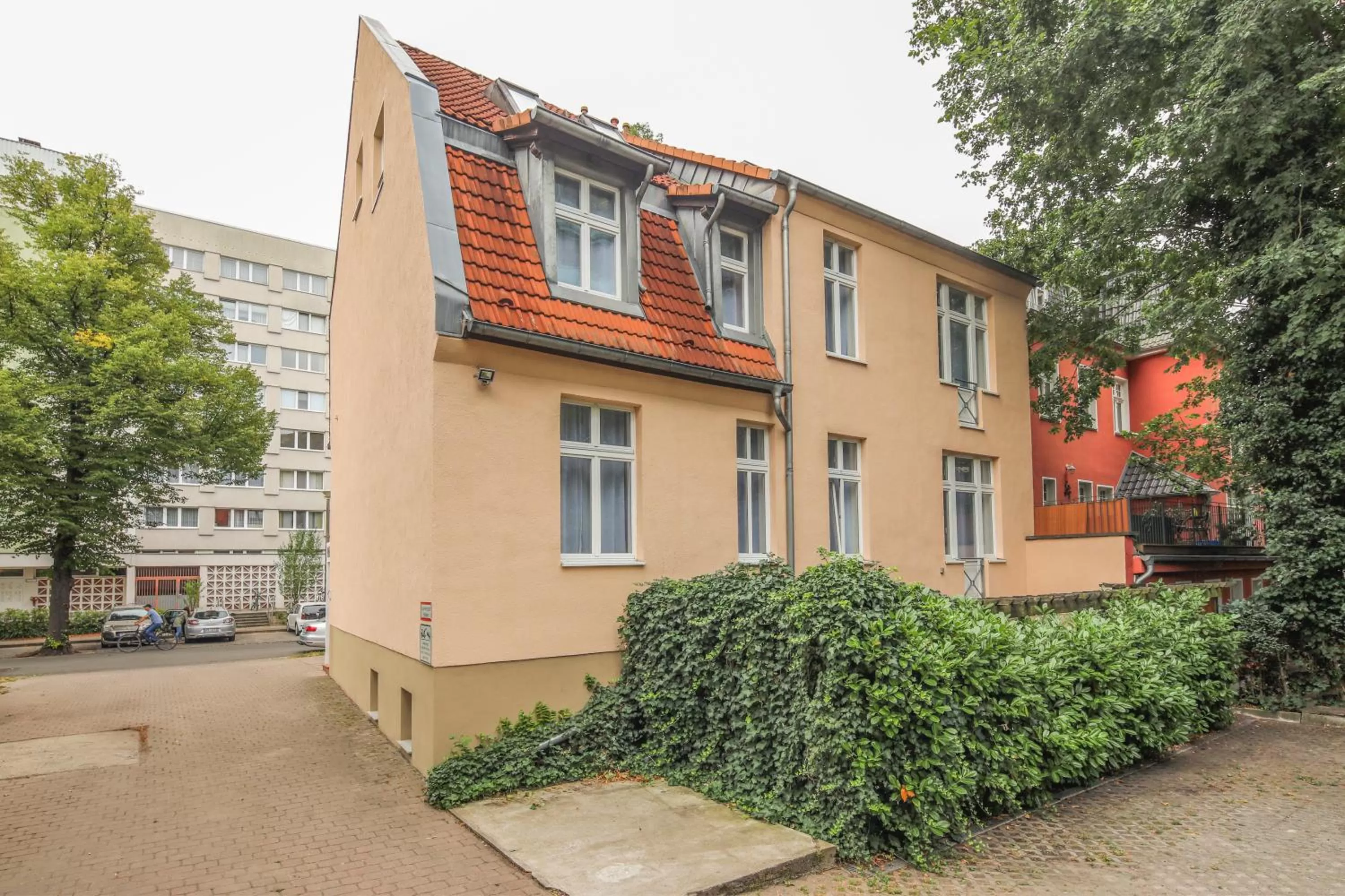 Property building in Amaroo - Gästehaus "Charlotte"