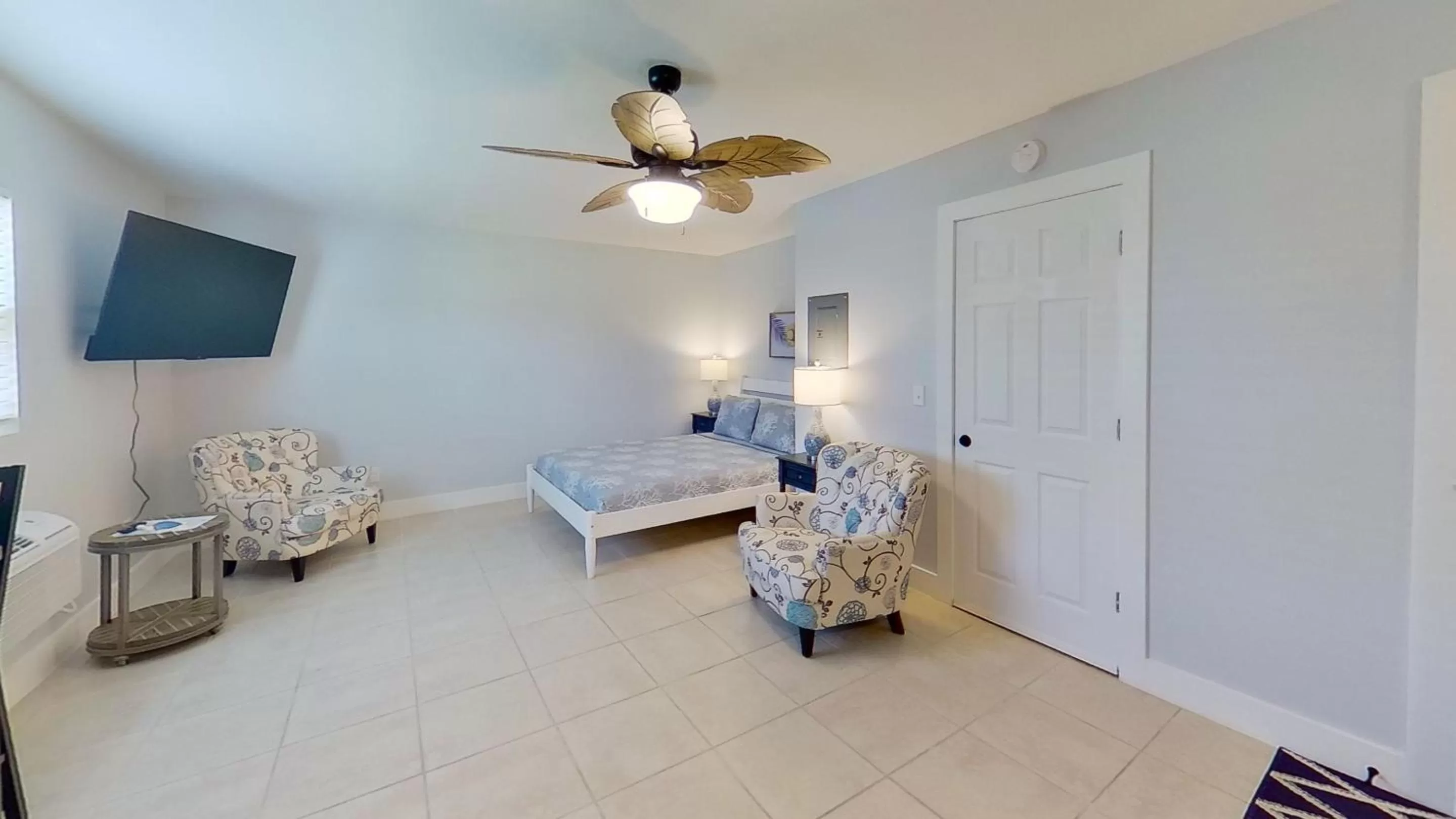 Bedroom in Matlacha on Shoreview