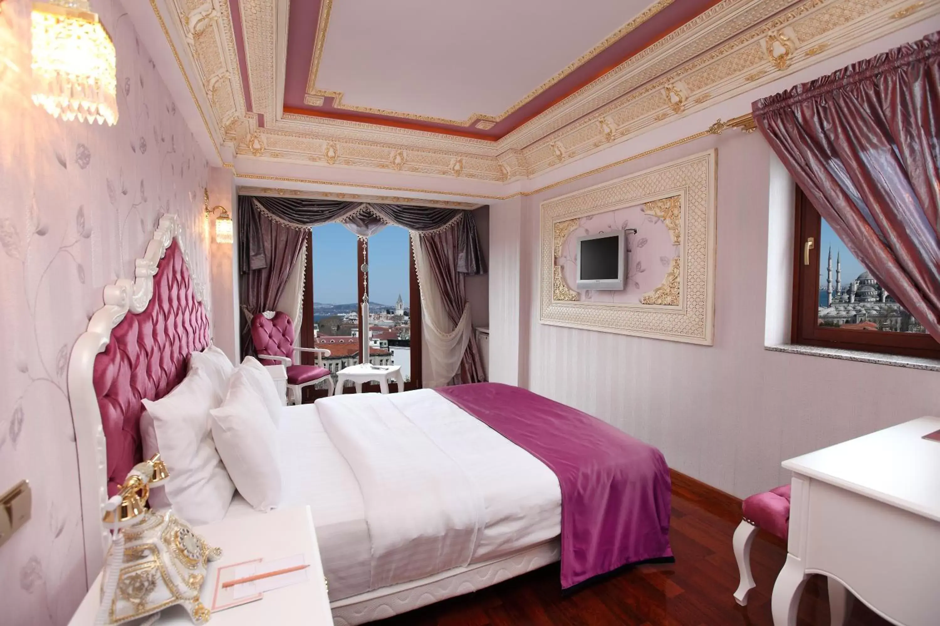 Deluxe Double or Twin Room in Deluxe Golden Horn Sultanahmet Hotel Deluxe Double or Twin Room in Deluxe Golden Horn Sultanahmet Hotel