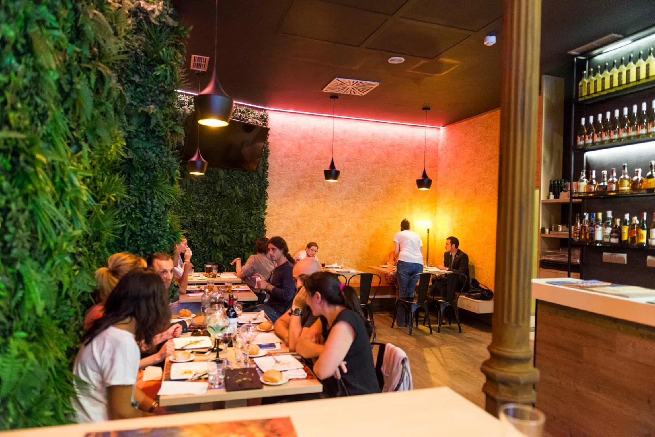 Restaurant/places to eat in Hotel Fruela