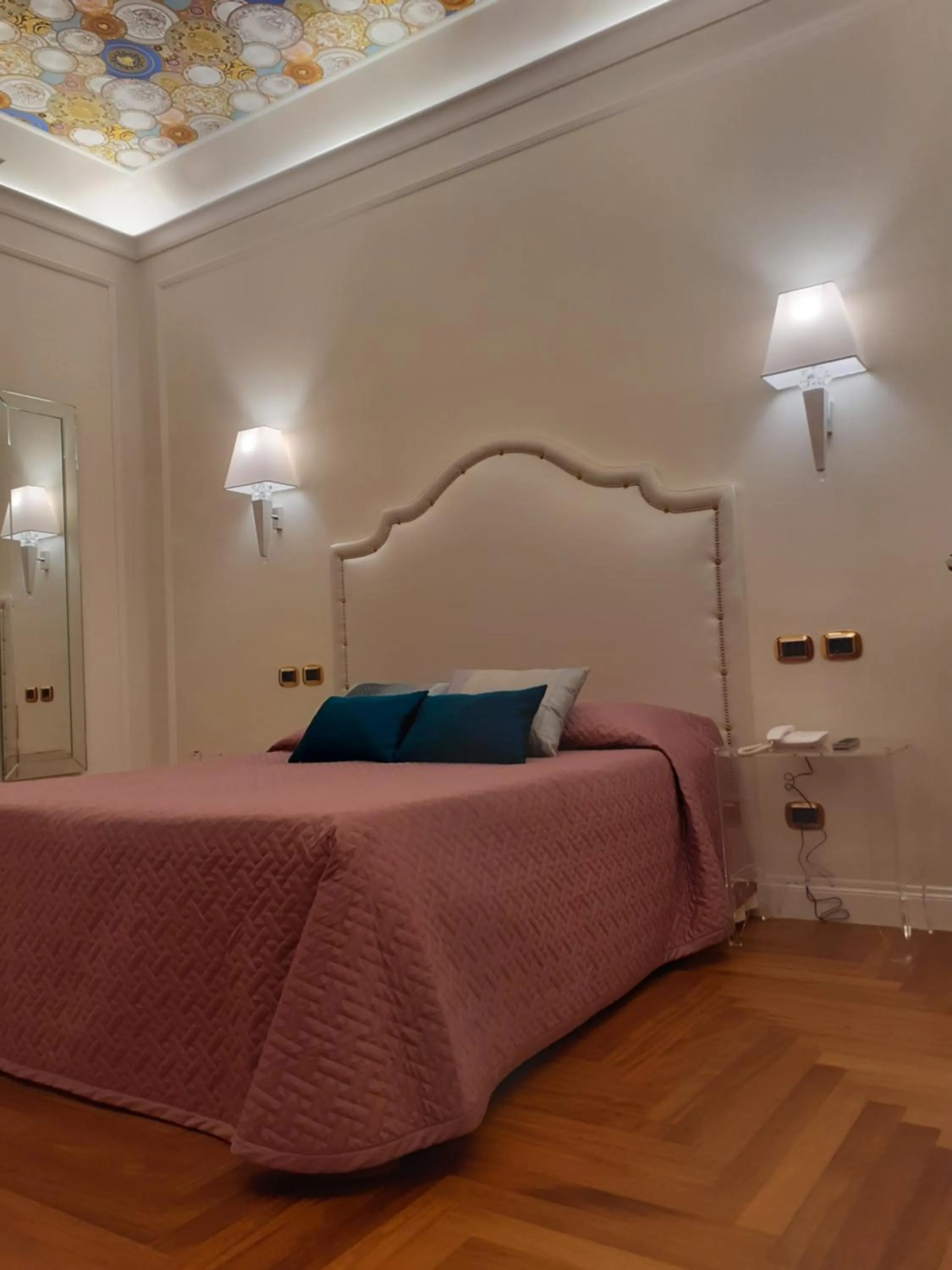 Living room, Bed in Boutique Hotel Puccini