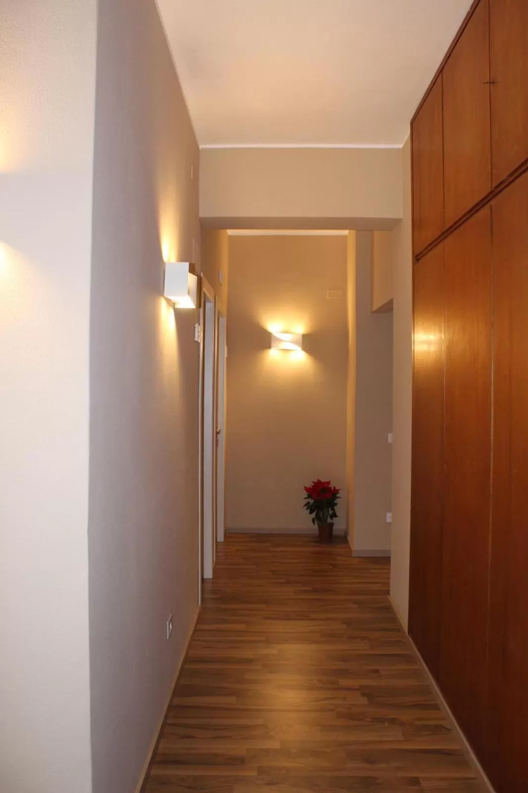 wardrobe in U Baruni B&B