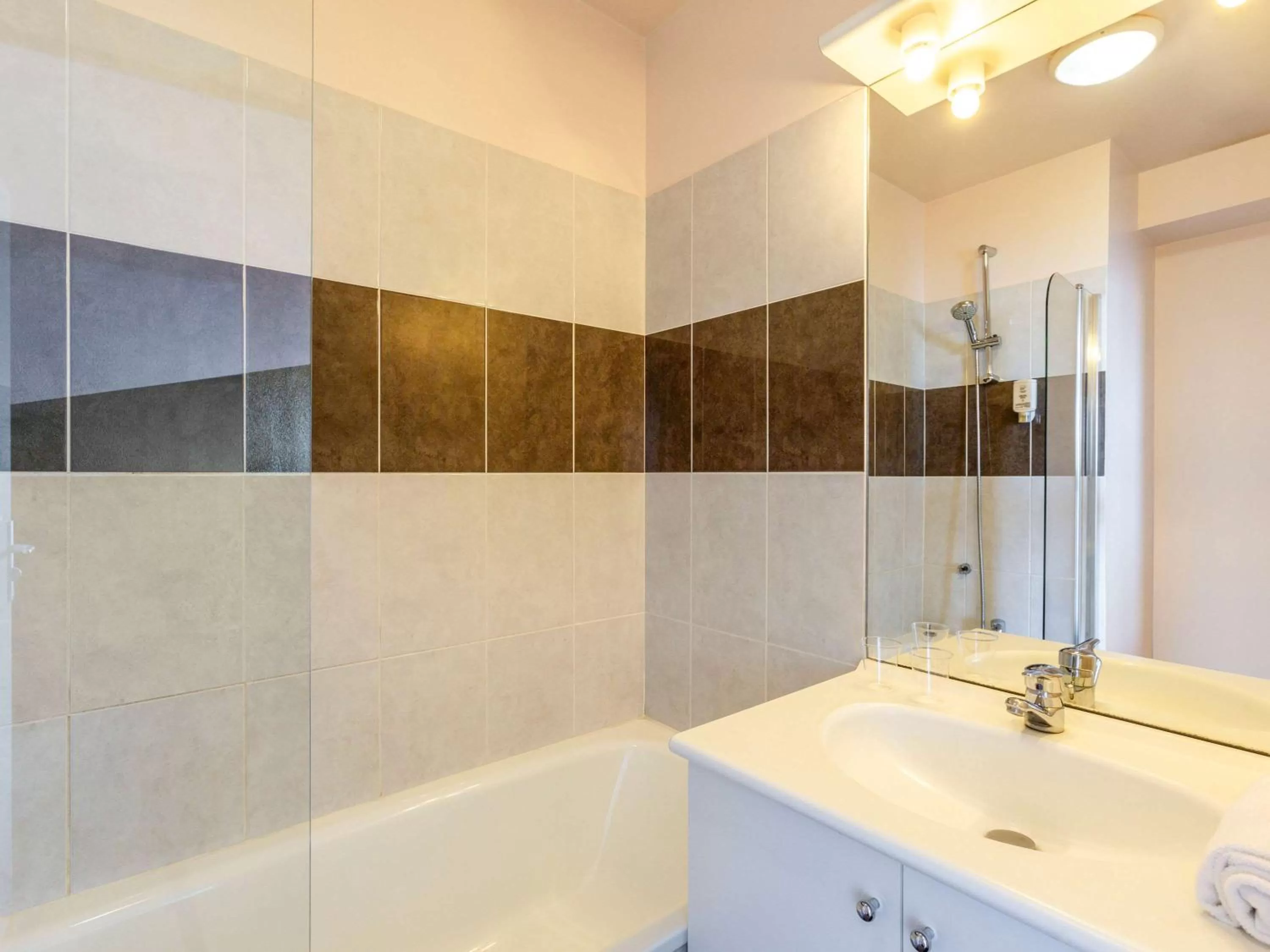 Photo of the whole room in Aparthotel Adagio Access Carrières Sous Poissy