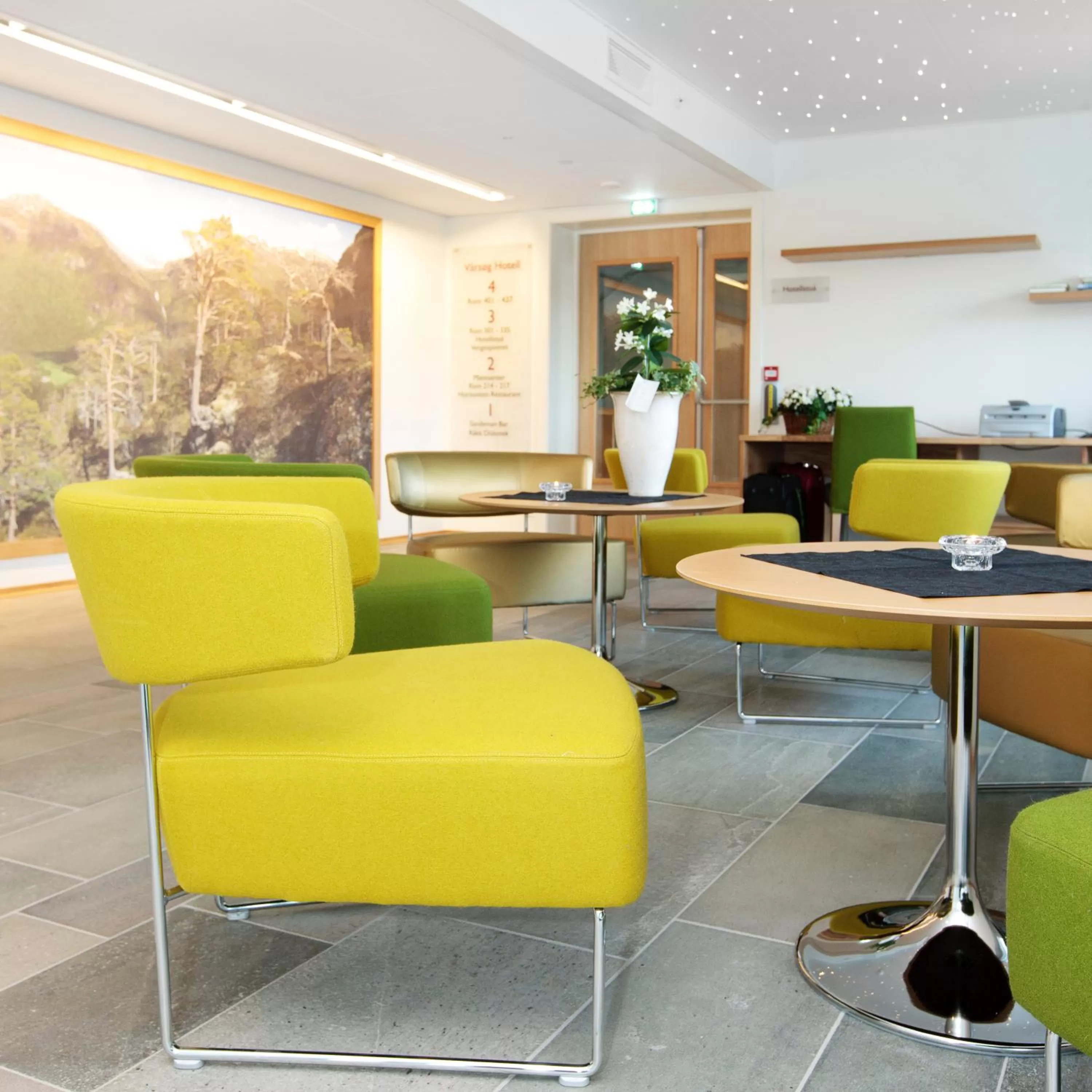 Lobby or reception in Thon Hotel Surnadal