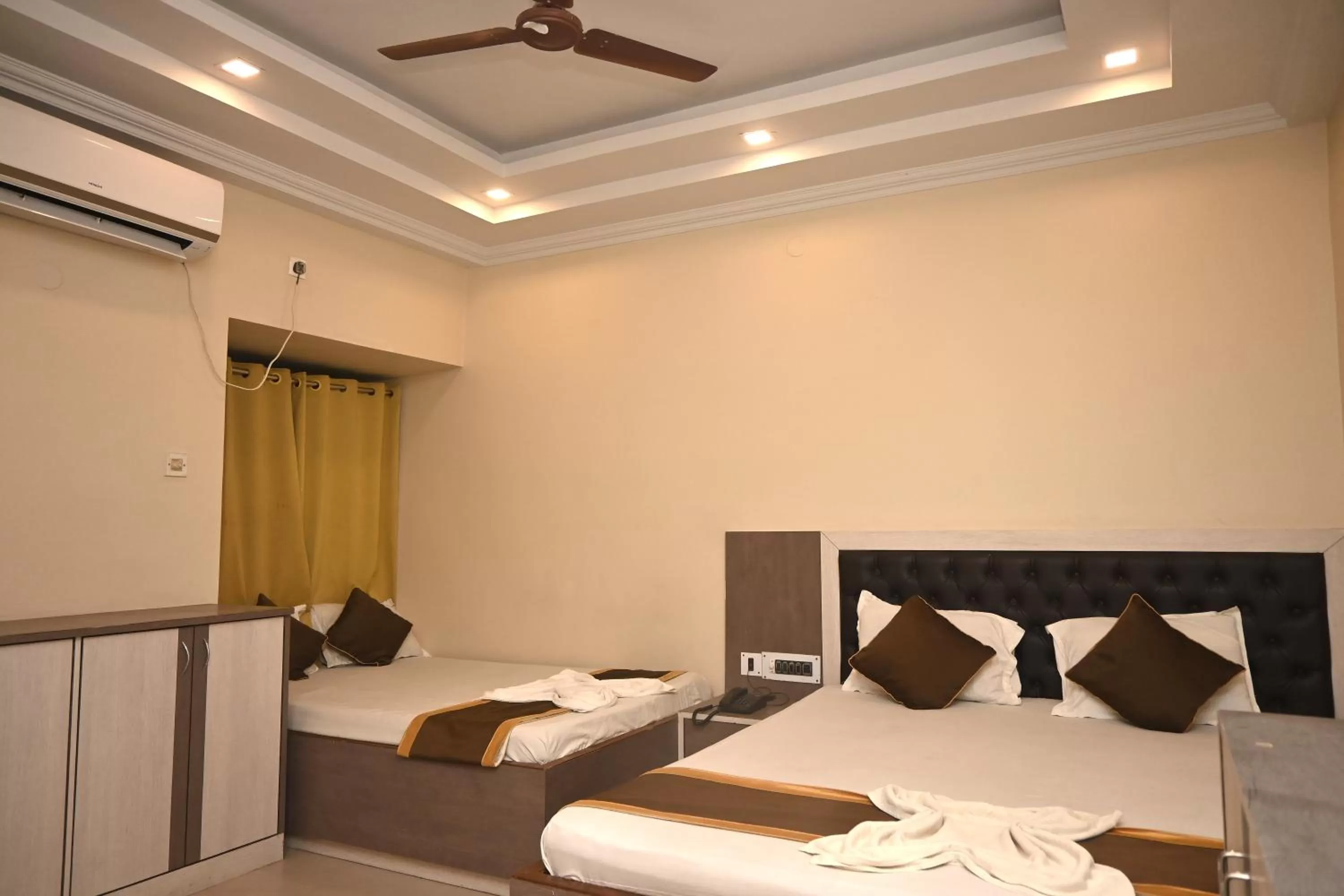 Bed in Royal Sea View