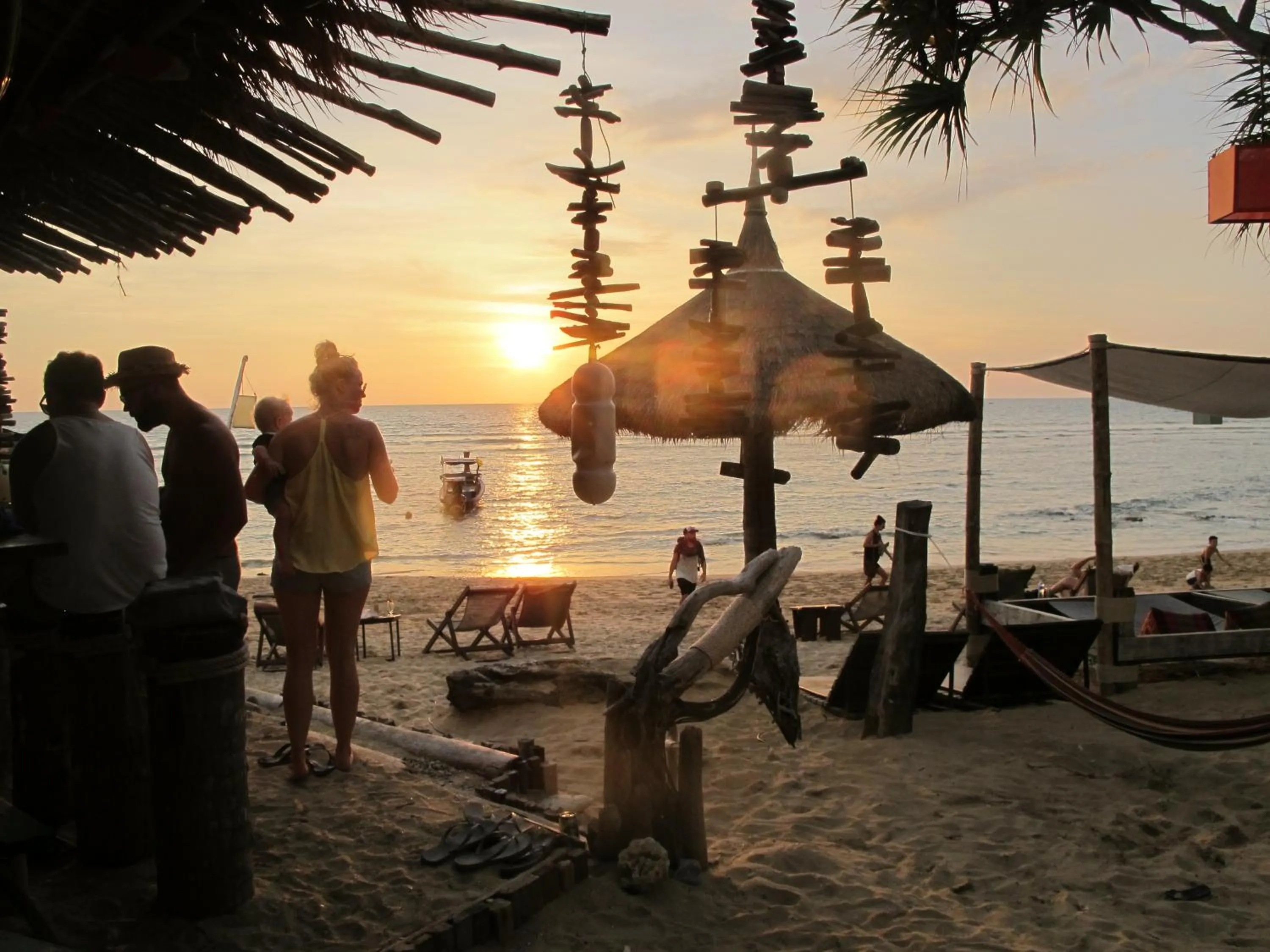 Lounge or bar in Coco Lanta Resort - SHA Extra Plus