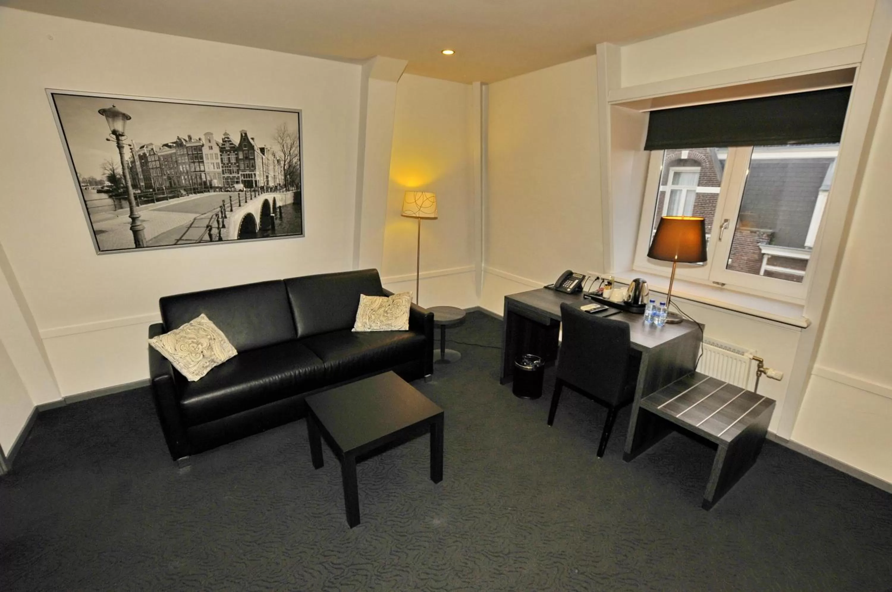 Seating Area in Hotel Parkview