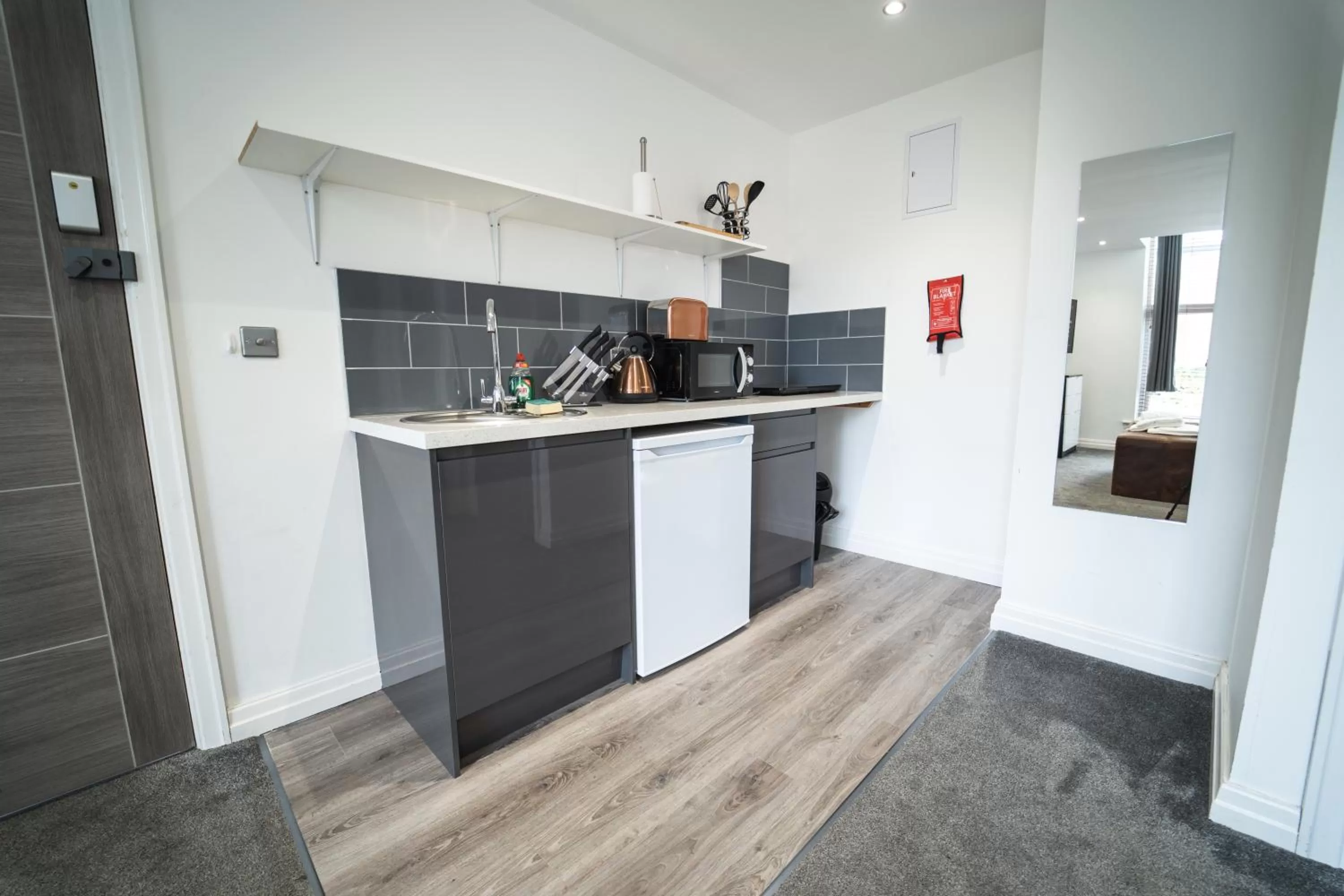 Kitchen or kitchenette in The Ashcroft Studios & Apartments with Free Parking