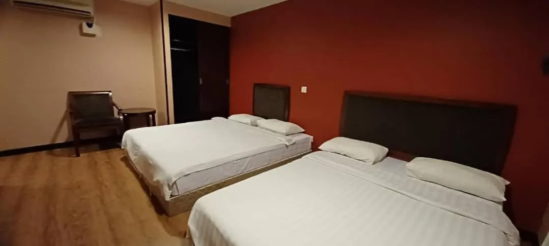 Bed in Hotel Sadong88