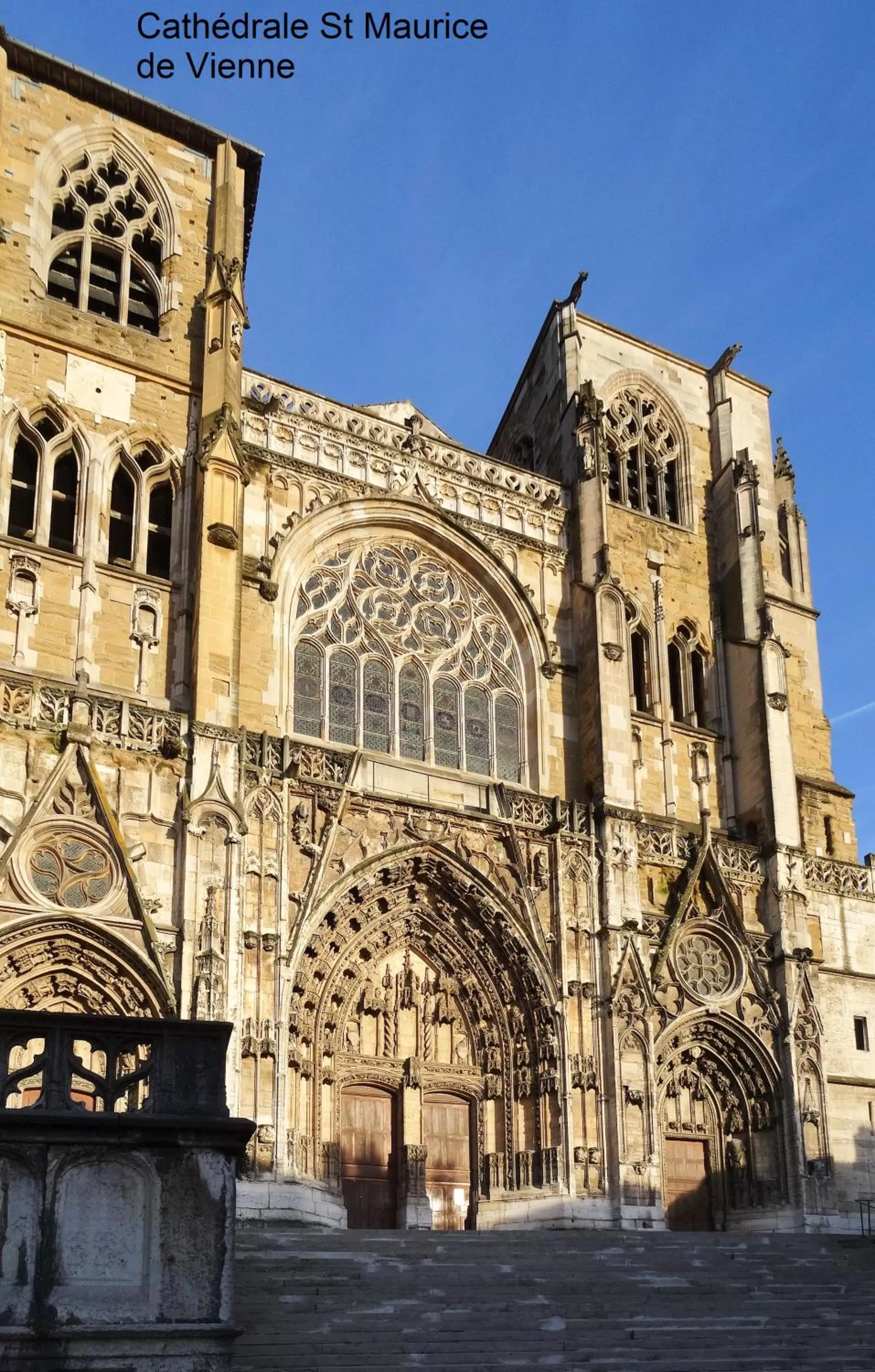 Nearby landmark in IBIS Lyon Sud Chasse Sur Rhône