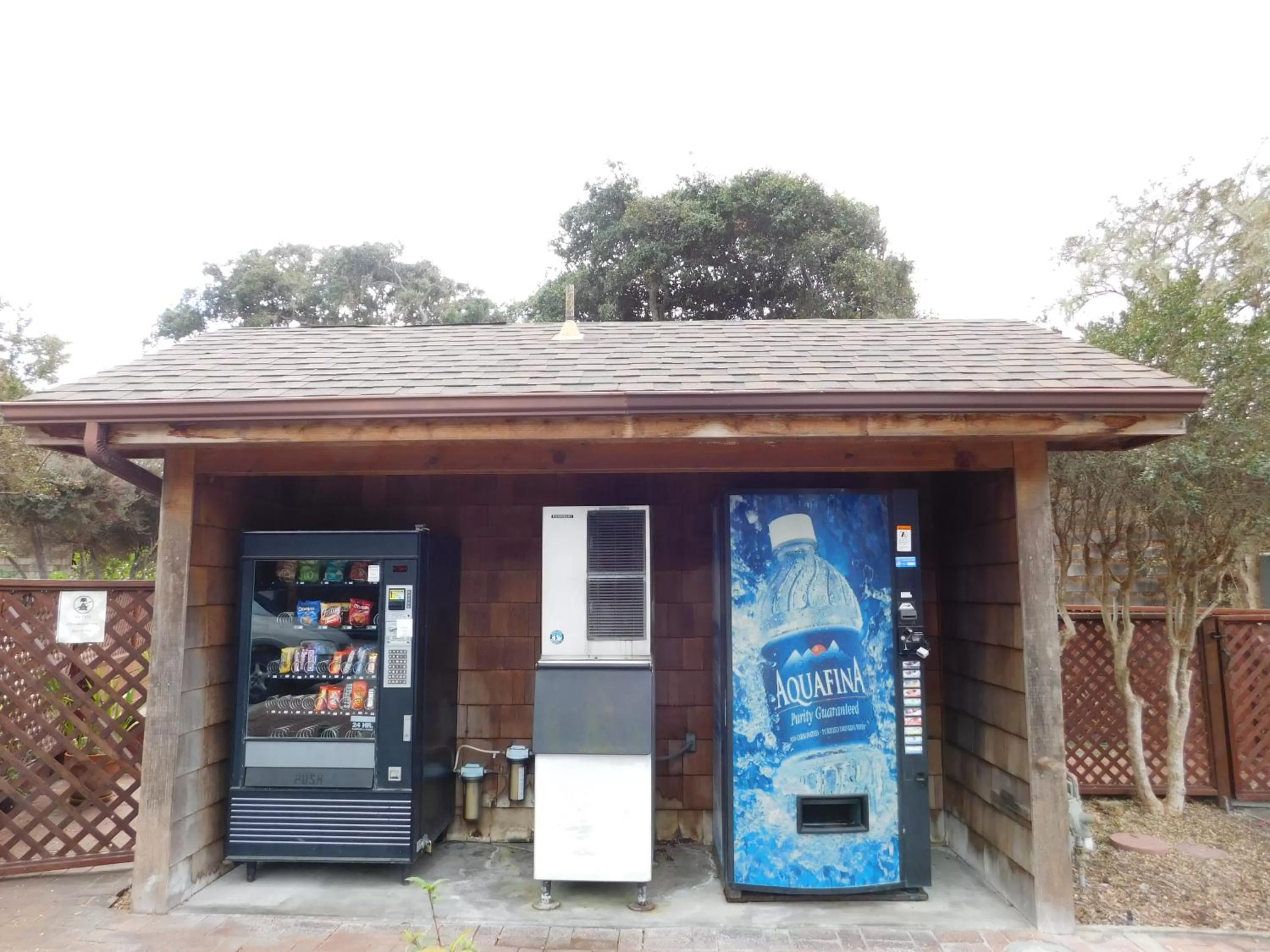 Area and facilities in Pacific Gardens Inn