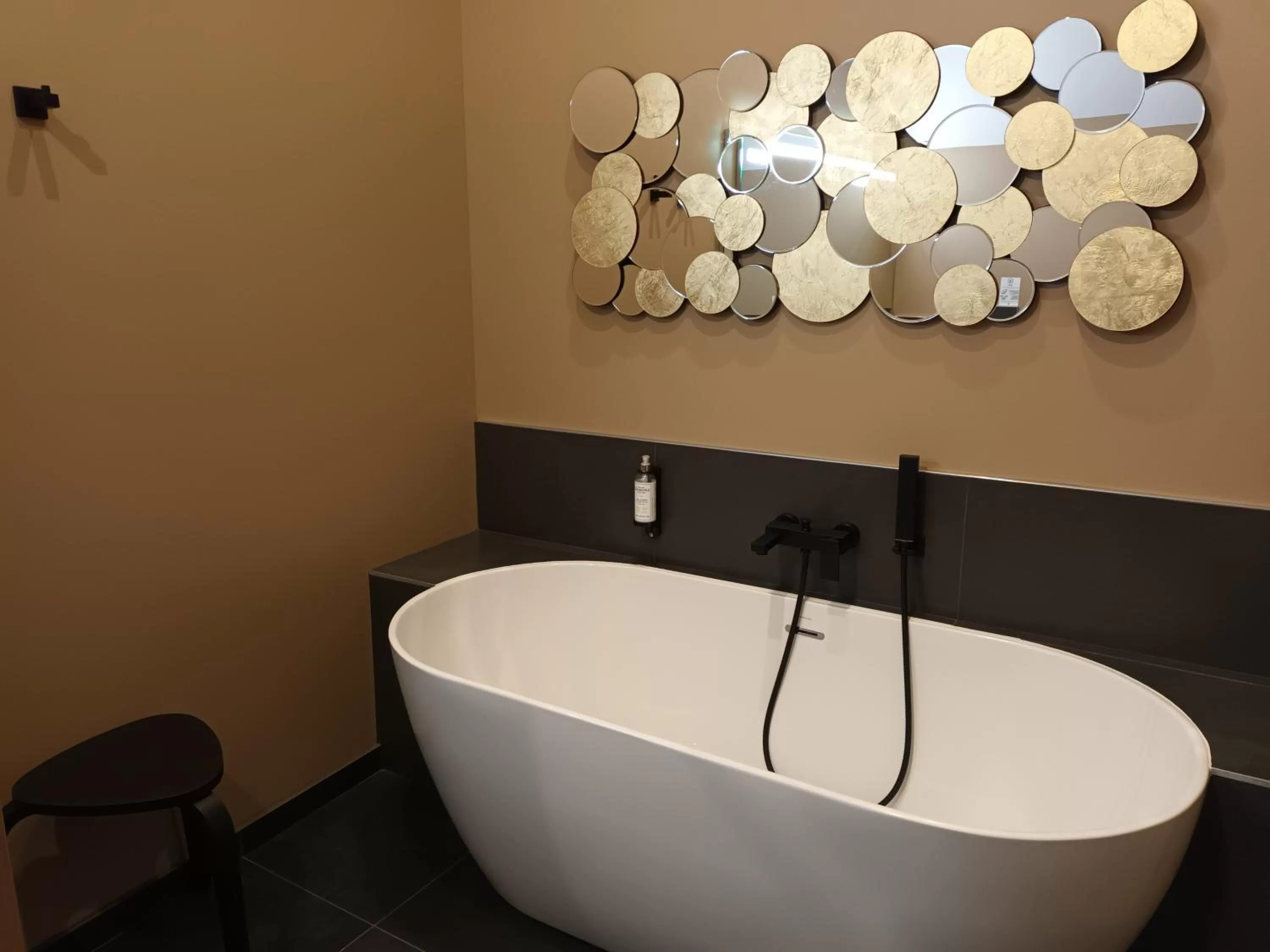 Bathroom in Hôtel Loysel le Gaucher