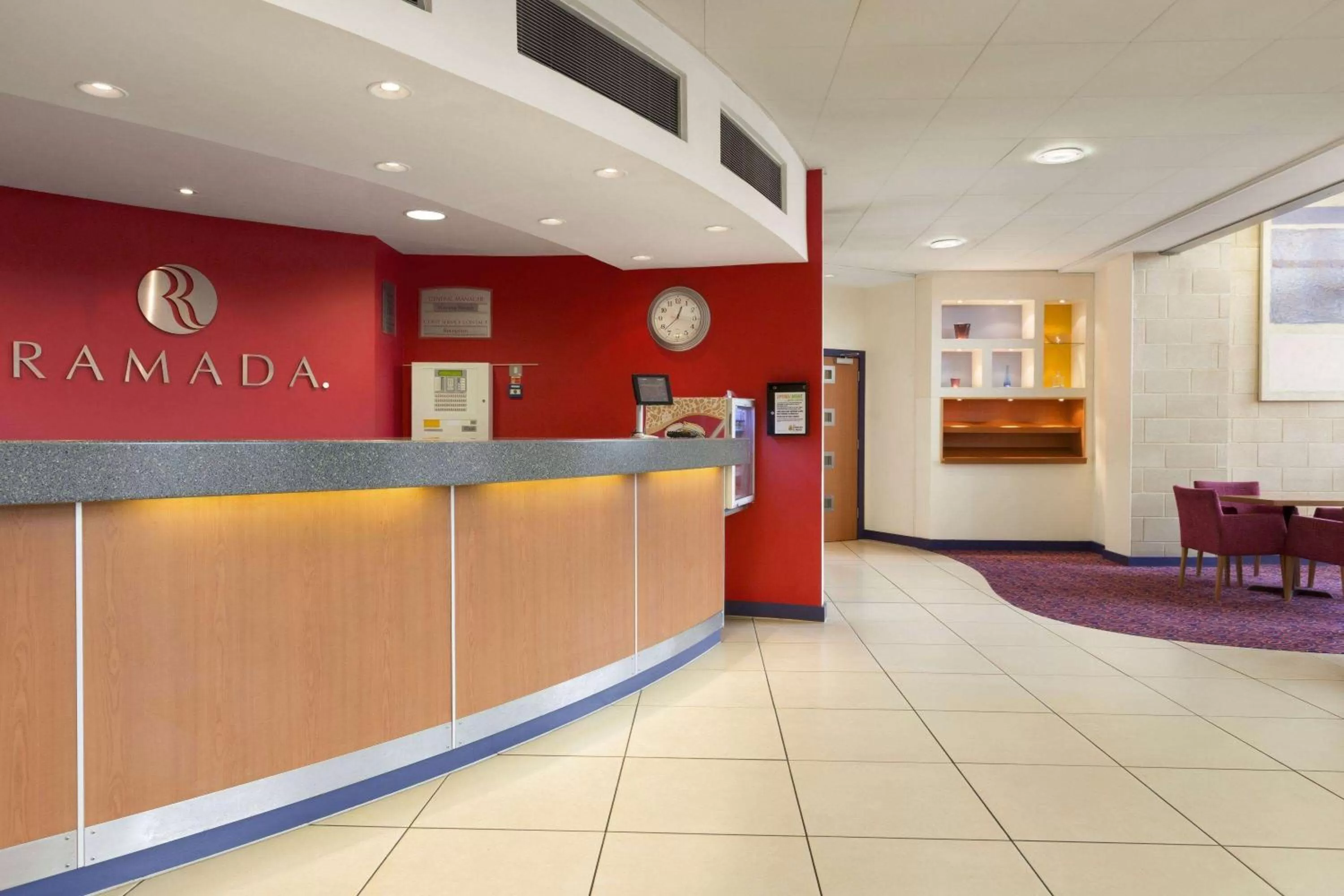 Lobby or reception in Ramada London North