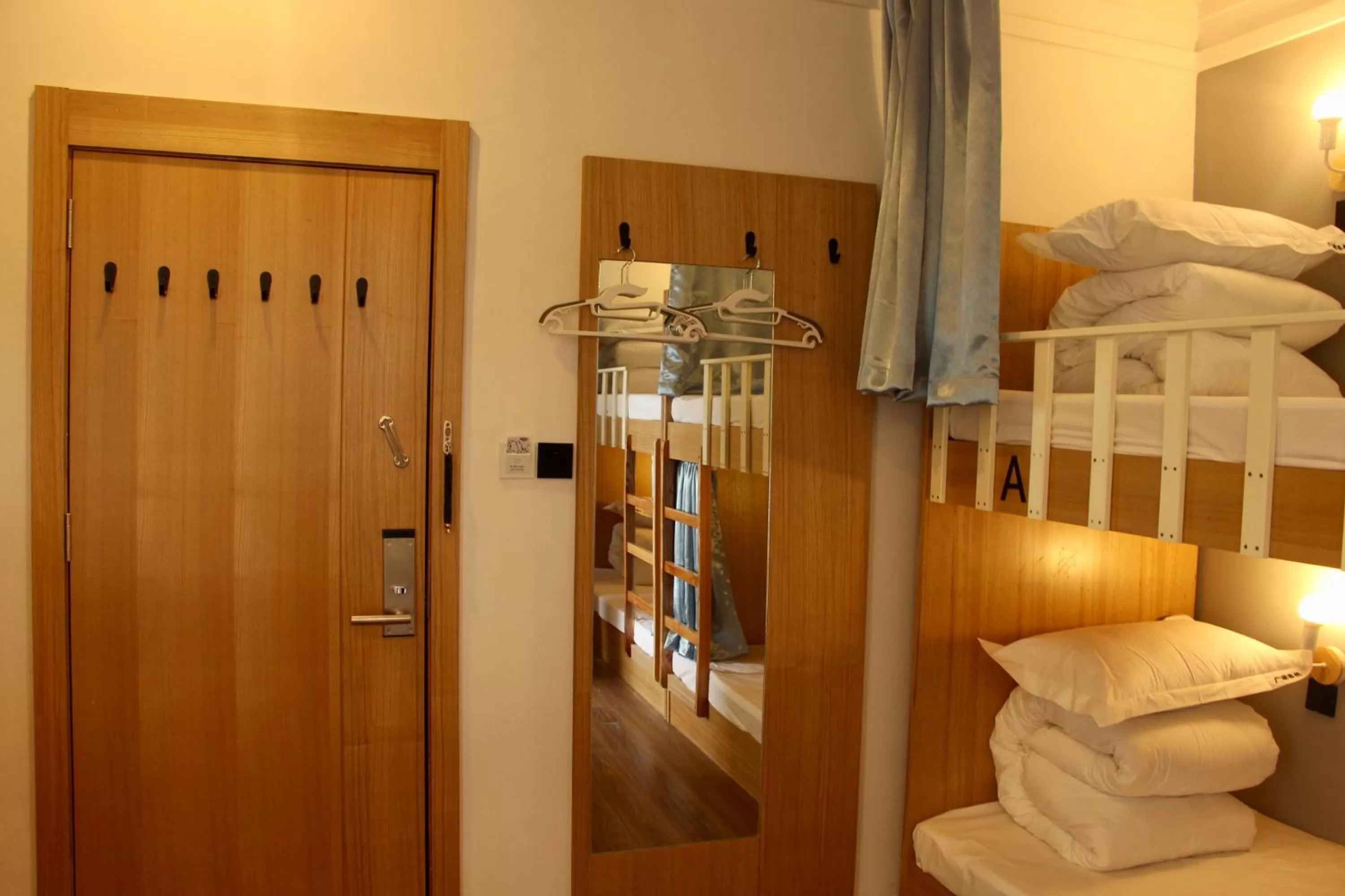 Bunk Bed in Travel light Guilin