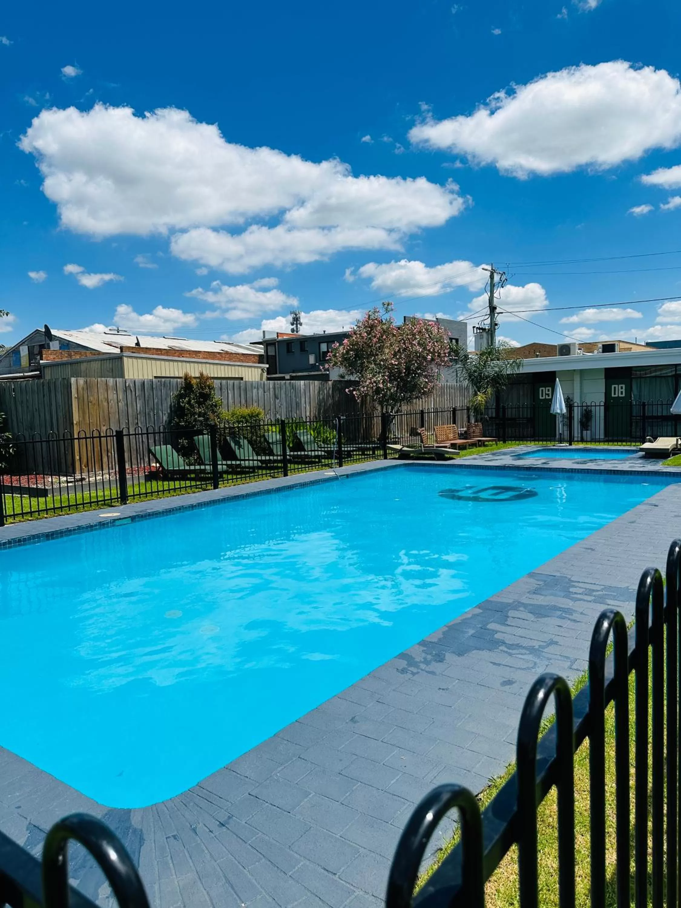Swimming Pool in Midtown Motor Inn