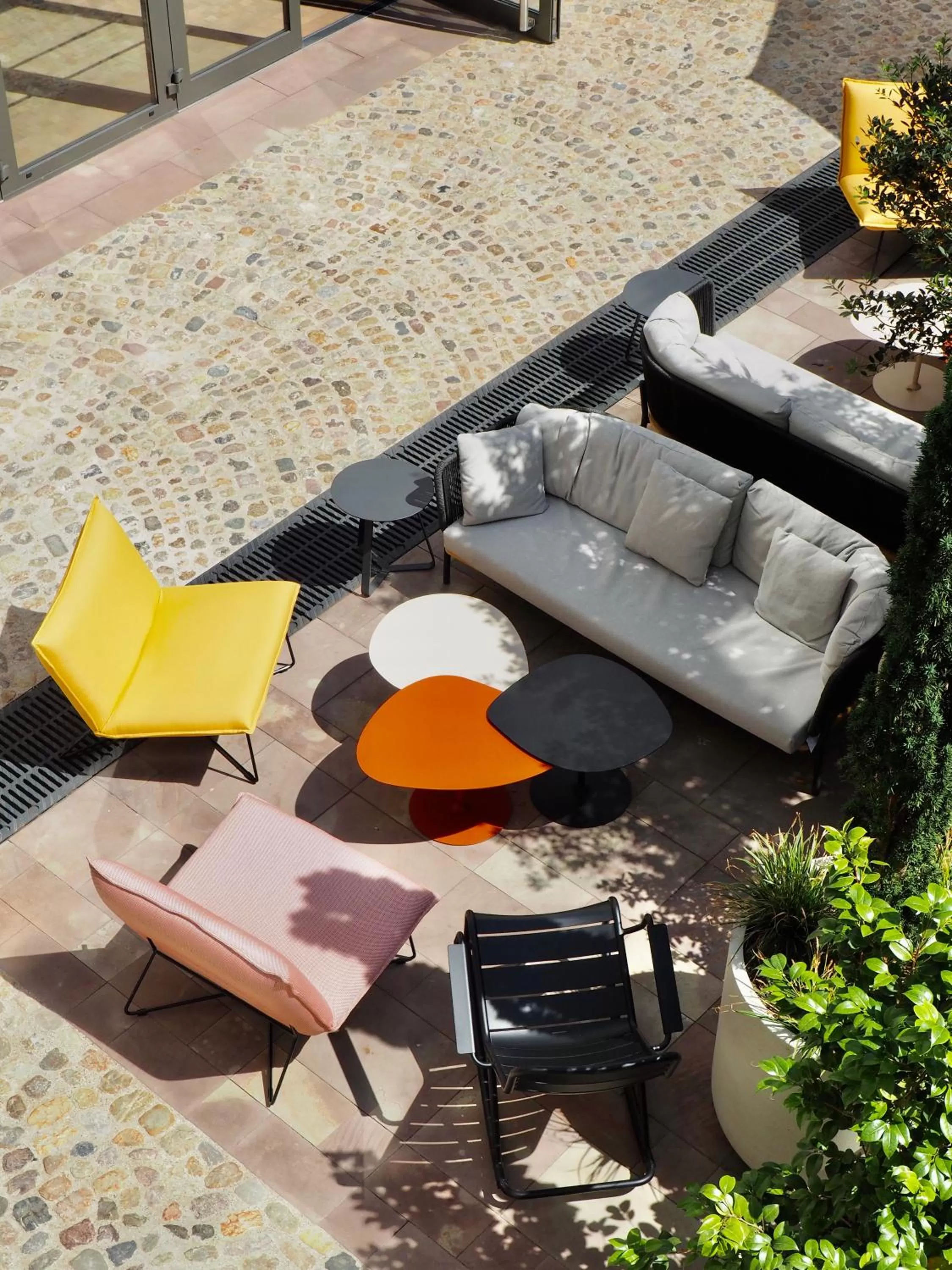 Patio in Hôtel LÉONOR the place to live