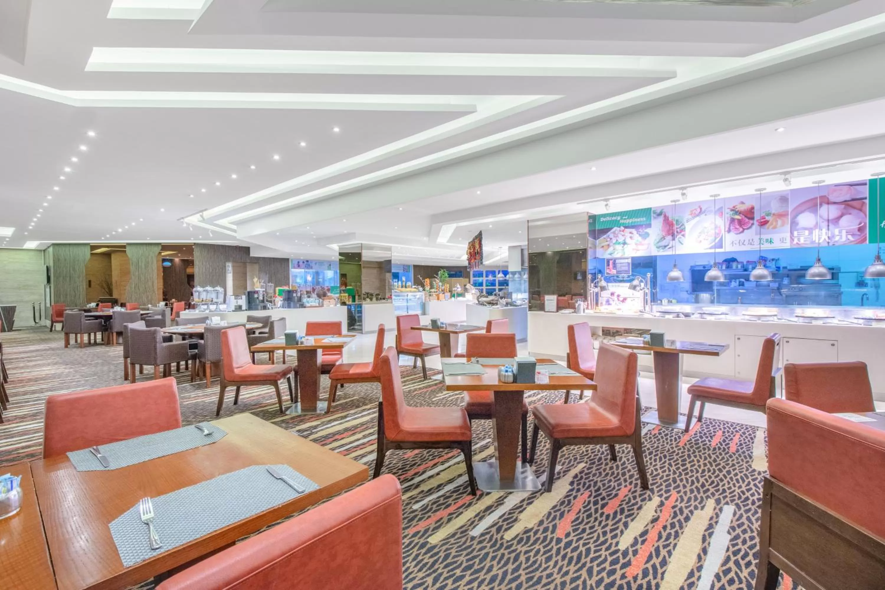 Restaurant/places to eat in Holiday Inn Shanghai Songjiang by IHG - Miaoqian Street