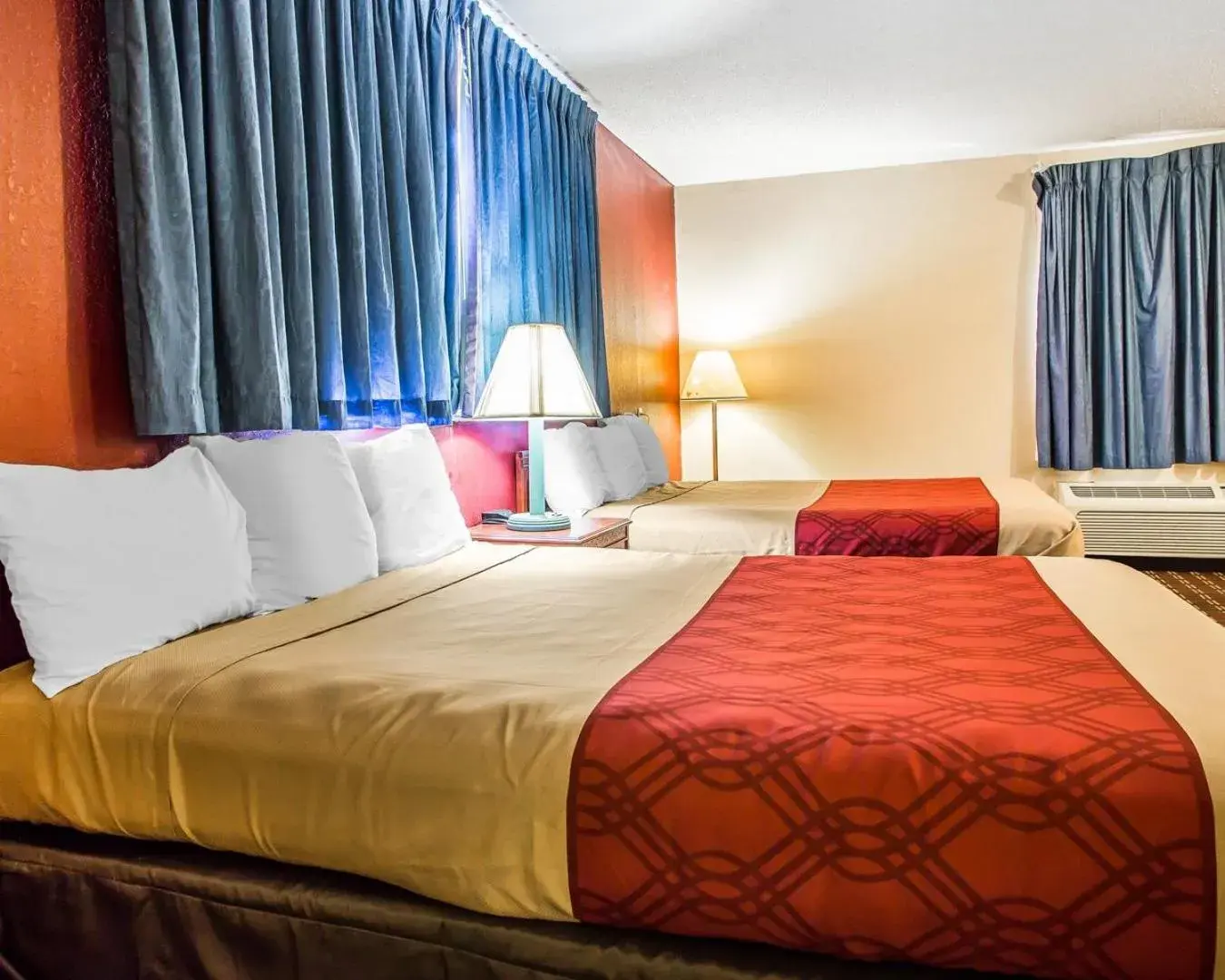 Queen Room with Two Queen Beds - Non-Smoking in Rodeway Inn Montpelier Queen Room with Two Queen Beds - Non-Smoking in Rodeway Inn Montpelier