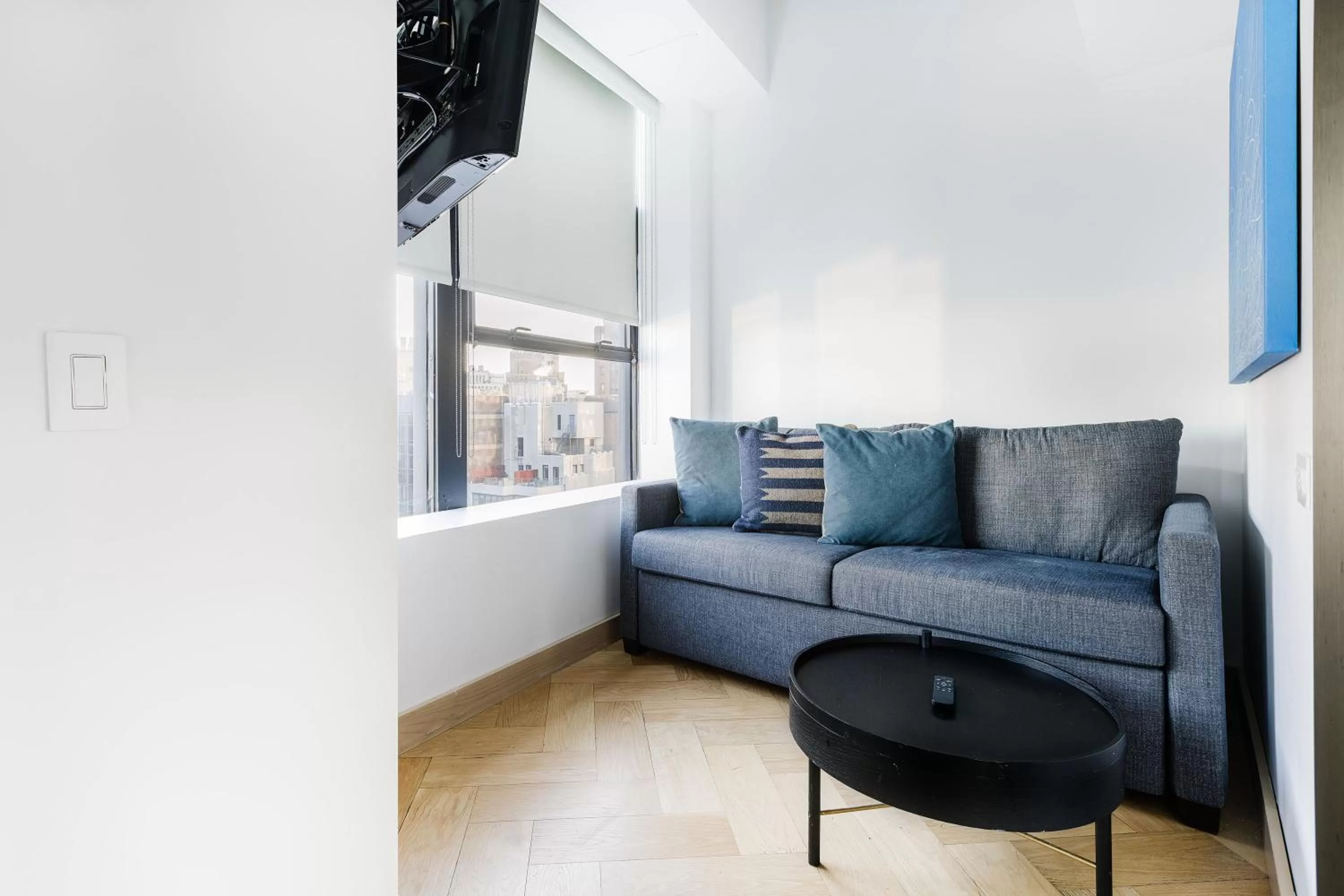 TV and multimedia in Placemakr Wall Street