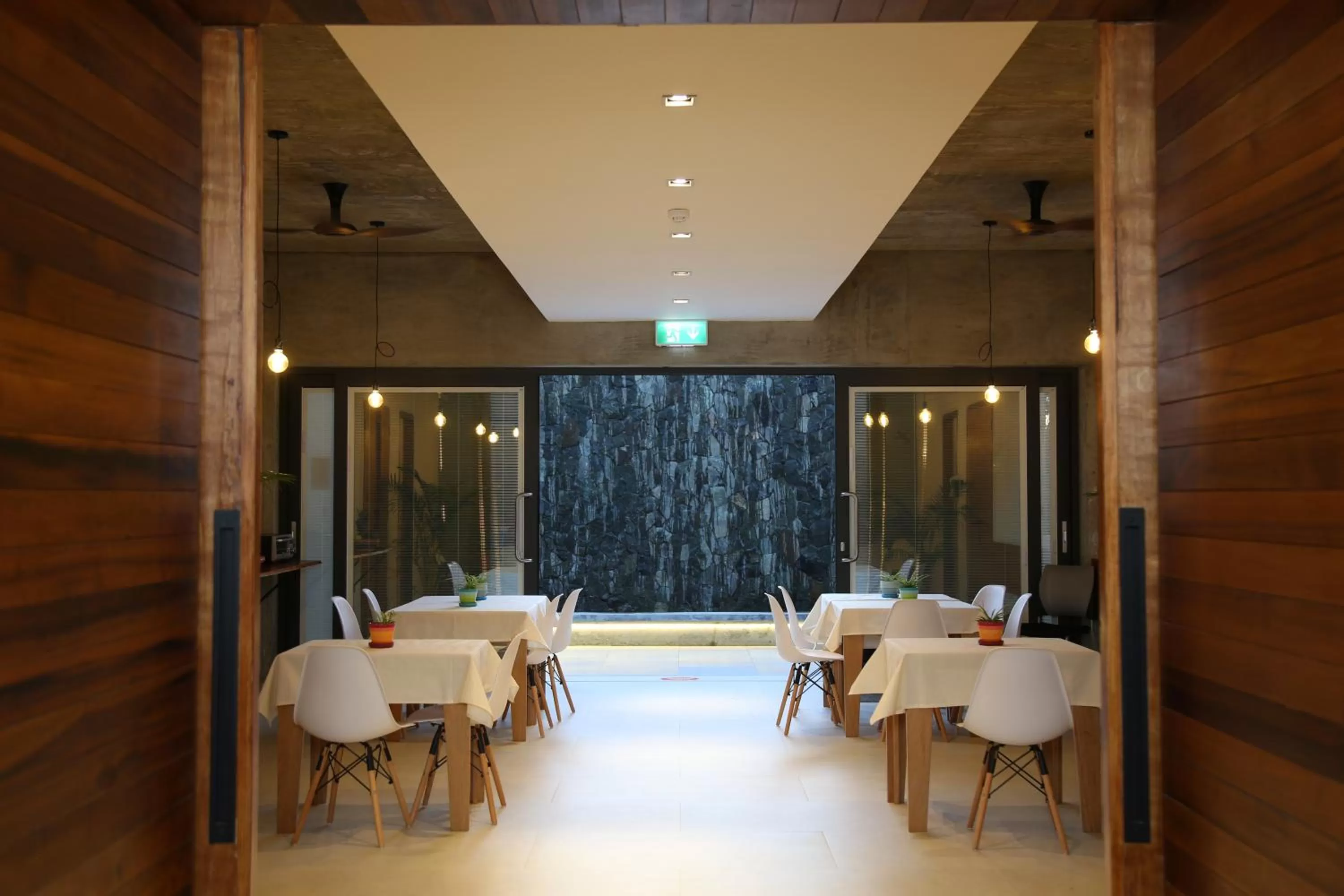Restaurant/places to eat in Sol Sanctum - Boutique Wellness Hotel