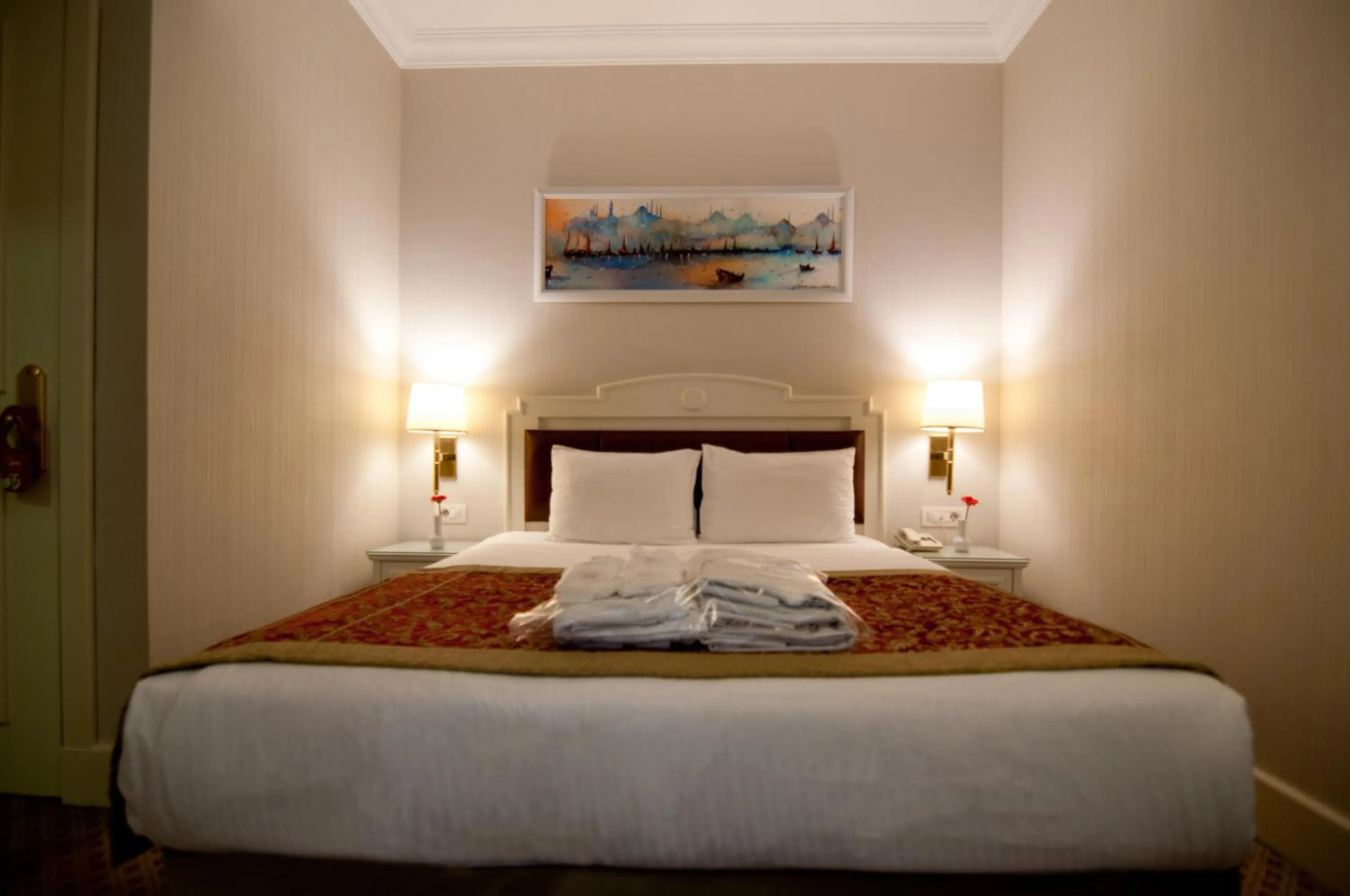 Bed in Taksim Metropark Hotel