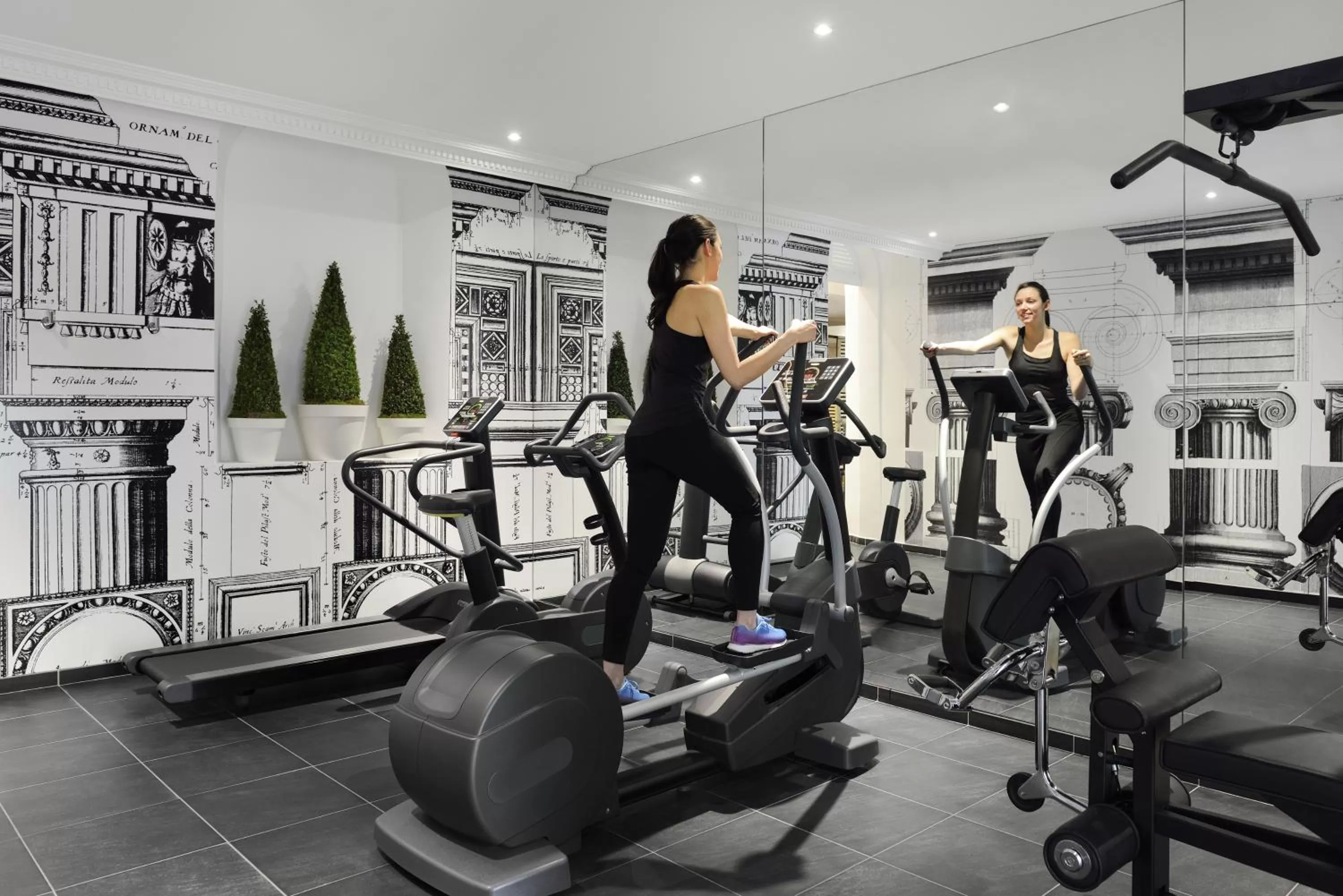 Fitness centre/facilities in Hôtel & Spa Jules César Arles - MGallery Hotel Collection