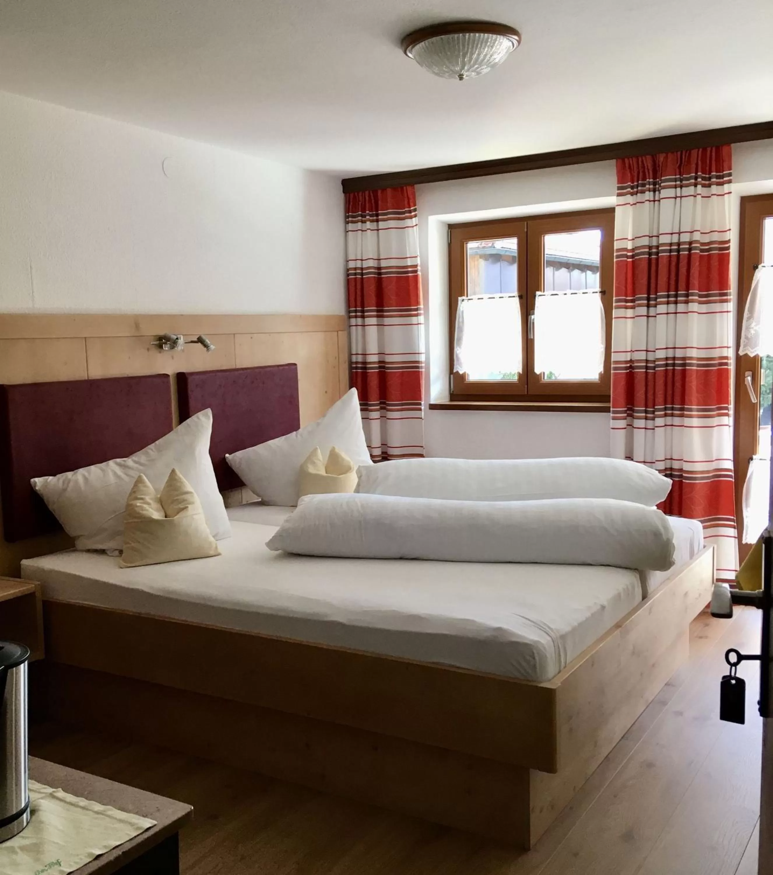 Bedroom in Gästehaus Inzeller Hof