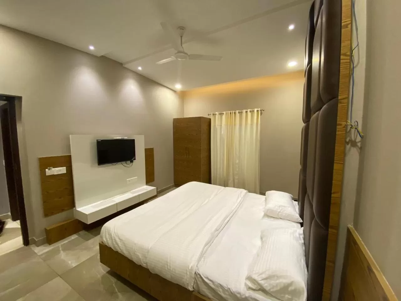 Bed in Hotel The Retro Regency