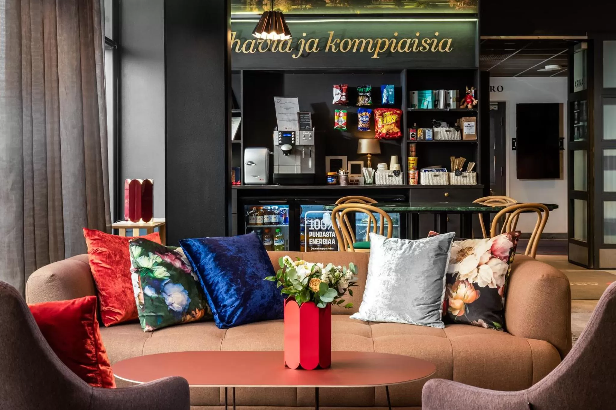 Lounge or bar in Original Sokos Hotel Arina Oulu