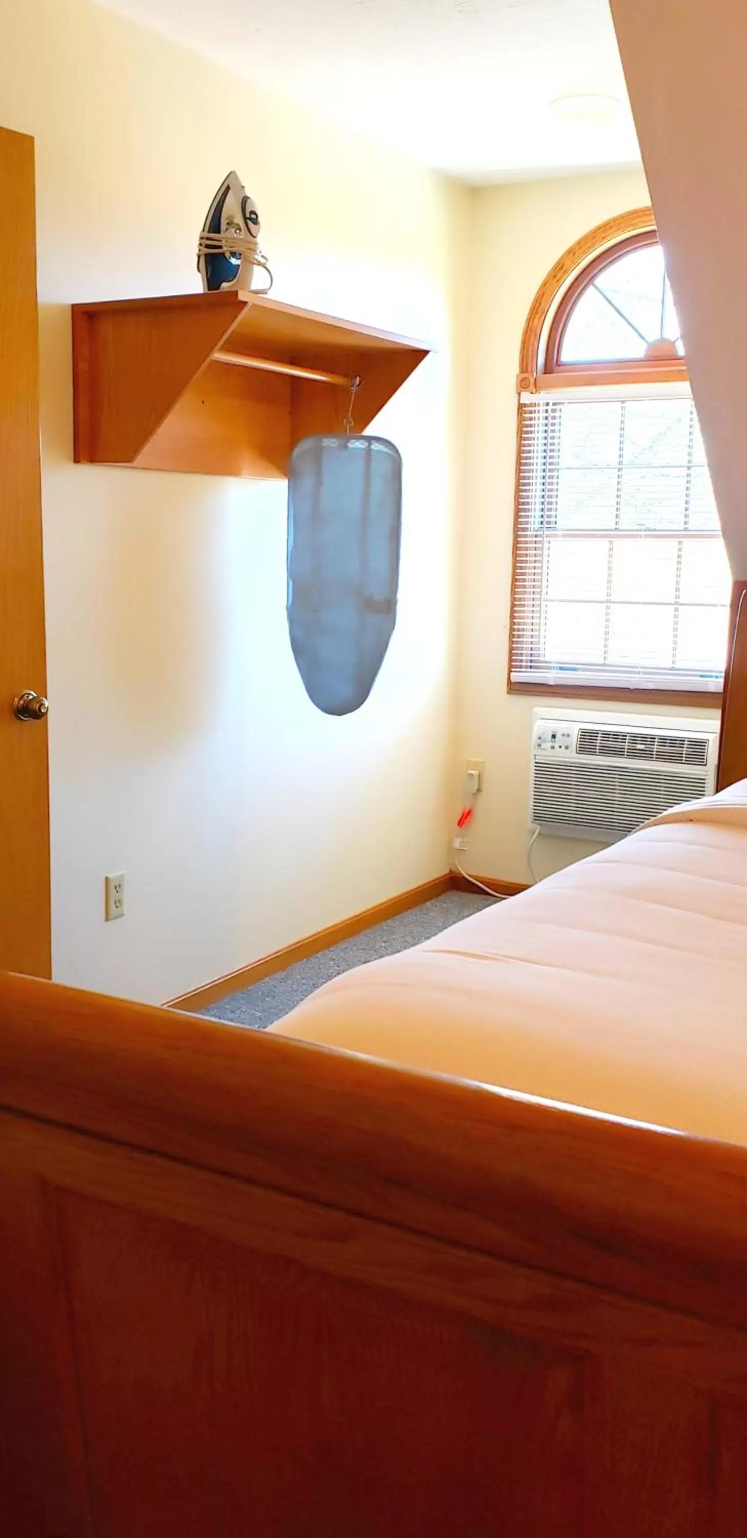 Carriage House King Room with Sofa #5 in Berlin Heritage Inn