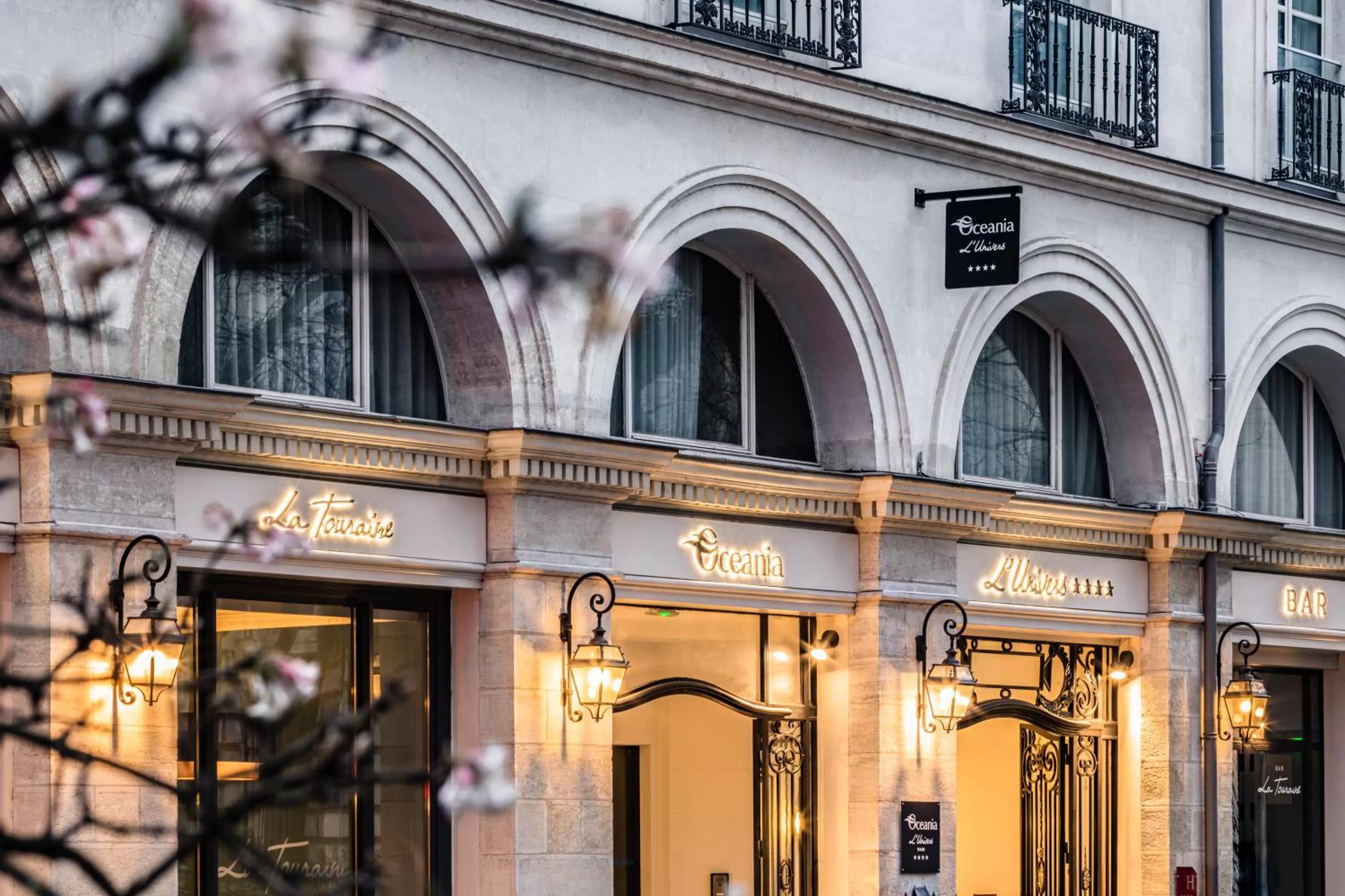 Property building in Hôtel & SPA Oceania L'Univers Tours