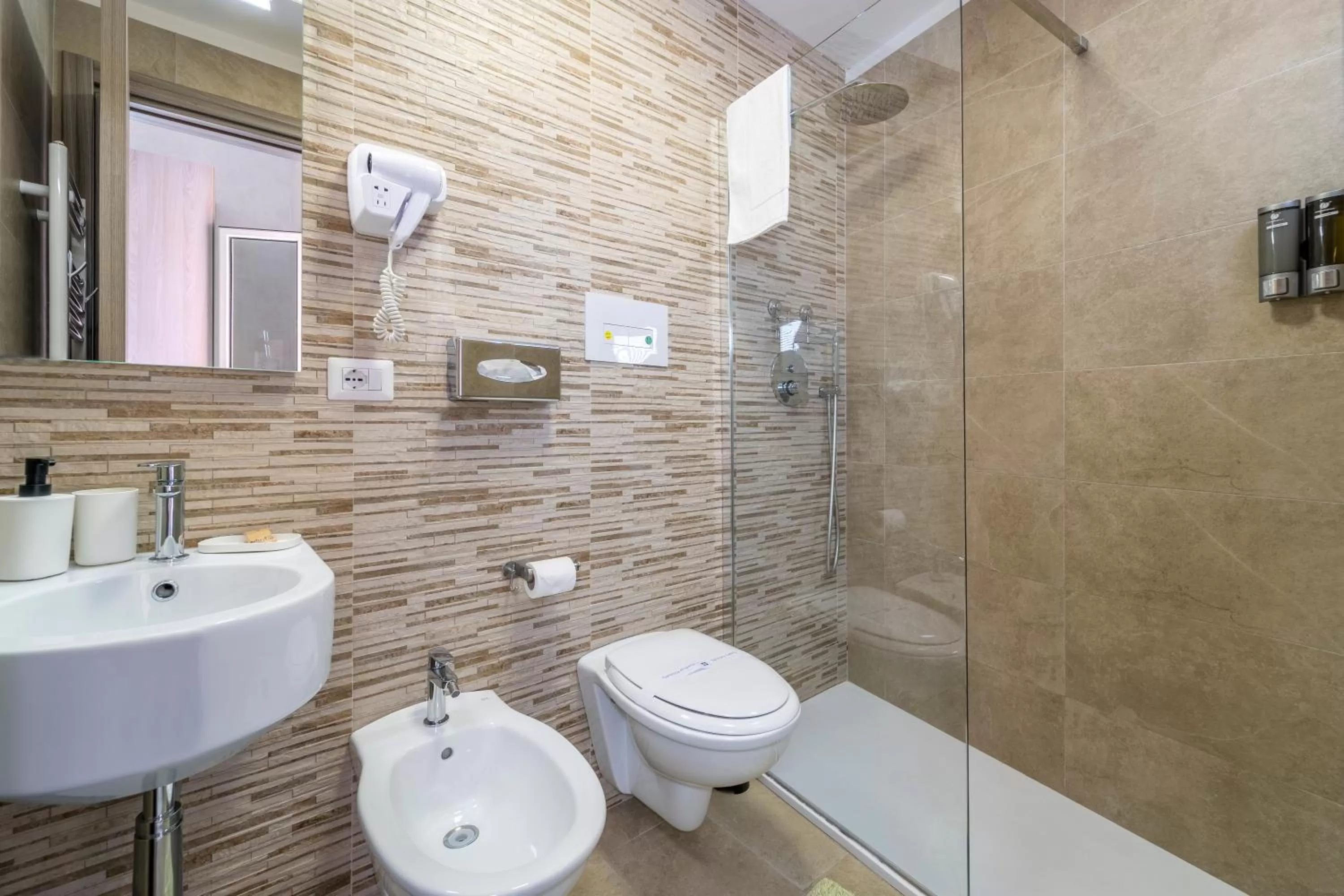 Shower in B&B Eraclio